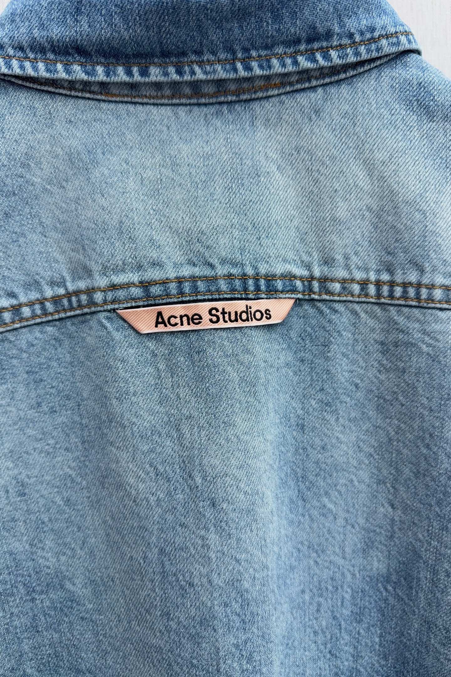 Acne Studio Upcycles Cowboy Coats with Custom Tailoring and Modern Fabrics - 图片 8