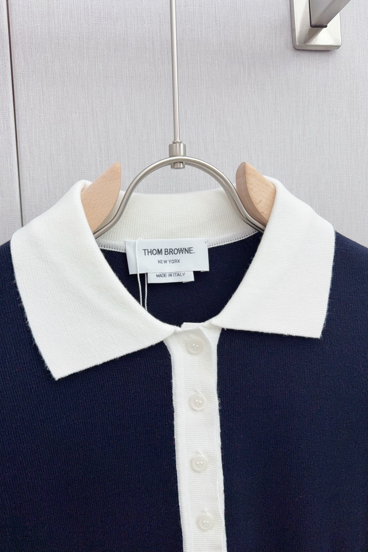 Thom Browne Puppy Design Tie-In-Colour Handbag Made in Italy, High Quality Details - 图片 4