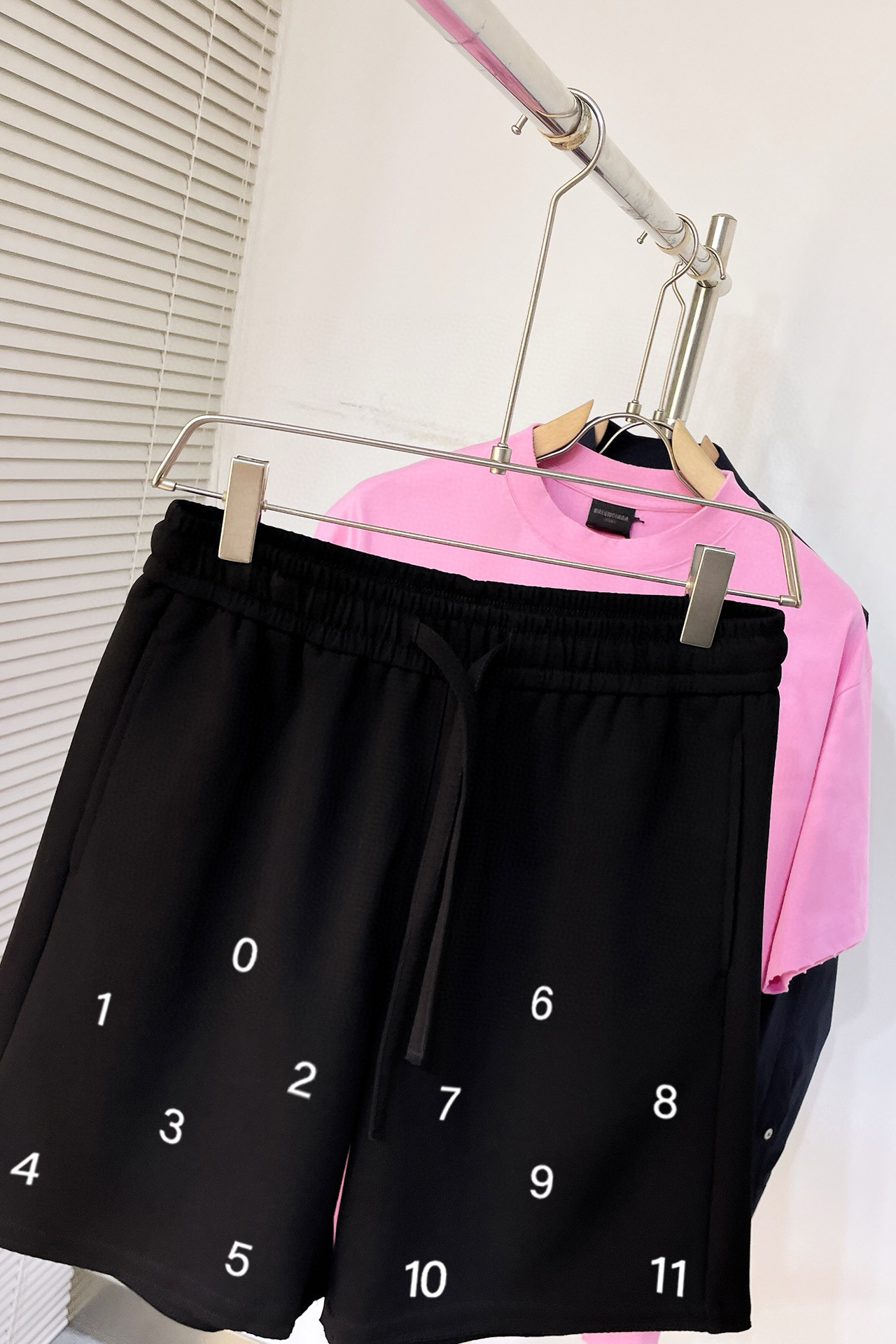 Magila 25 Spring and Summer Shorts: Modern Attitudes in Thin Composite Fabric - 图片 4