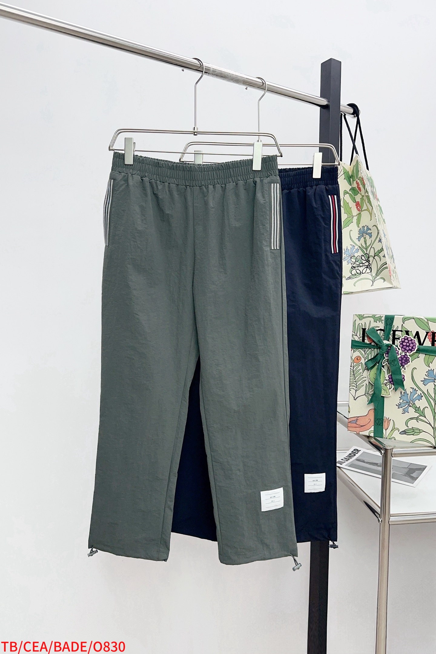 NO:596364,O830 TB Thom browne. Heavy-duty grid double-layer elastic casual trousers, size 1-4, color gray, navy, complete with three standards, alexander wang19860909O830 TB Thom browne.重工网格双层松紧休闲长裤  码数1-4 颜色灰色,藏青 三标齐全,,alexander wang,Men's clothing