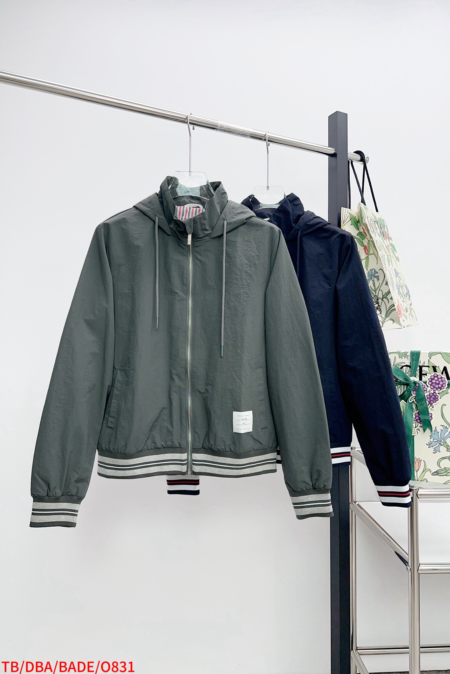 NO:596367,O831 TB Thom browne. Heavy-duty grid double-layer casual jacket, size 1-4, color gray, navy, complete with three standards, jackets & coats, alexander wang19860909O831 TB Thom browne.重工网格双层休闲外套 码数1-4 颜色灰色,藏青 三标齐全,,jackets & coats,alexander wang,Men's clothing