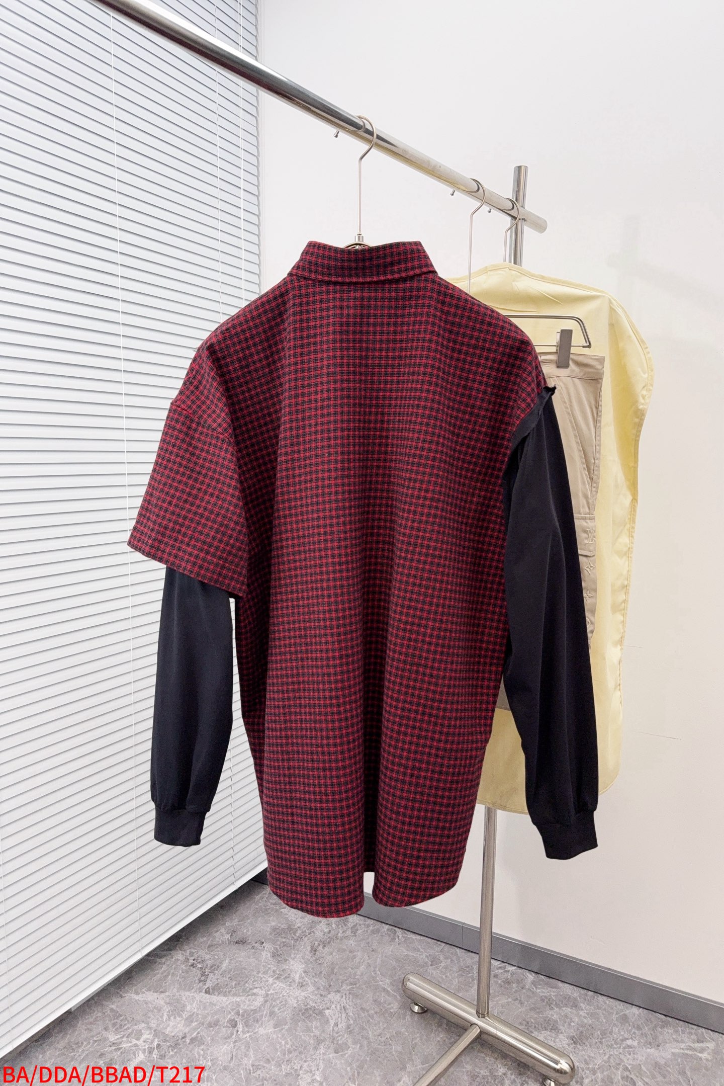 BALENCIAGA men T217 BALENCIAGA — photo 2