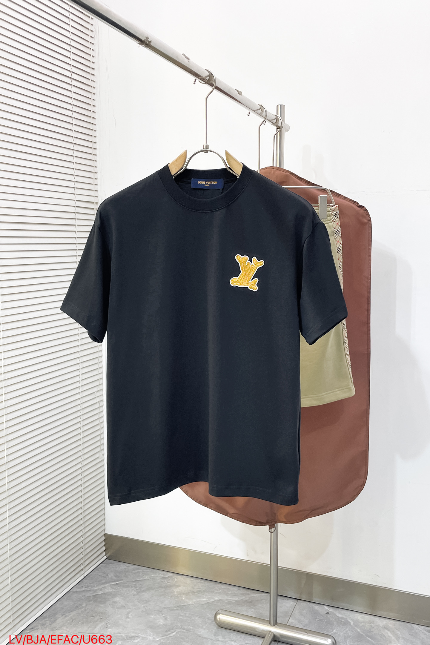 NO:841853,U663 LV Louis Vuitton's new men's casual short-sleeve, high-end customization, high-end version, fashionable and versatile, popular imported fabrics, super soft and delicate, skin-friendly and comfortable to wear, high-end boutique, exquisite upper body made by the factory is very good, men's must-have item, complete with three standards, size S-2XL,, louis vuitton, louis vuitton, louis vuitton, T-shirt,19860909U663 LV Louis Vuitton路易威登砸锅卖铁都要上的新款新款男士休闲短袖 高端定制 高端版本 时尚百搭爆款进口面料 手感超柔软细腻 穿着亲肤舒适 高端精品 代工厂精细做上身非常赞 男士必备单品 三标齐全 码数S-2XL,,louis vuitton,louis vuitton,louis vuitton,T-shirt,,Men's clothing
