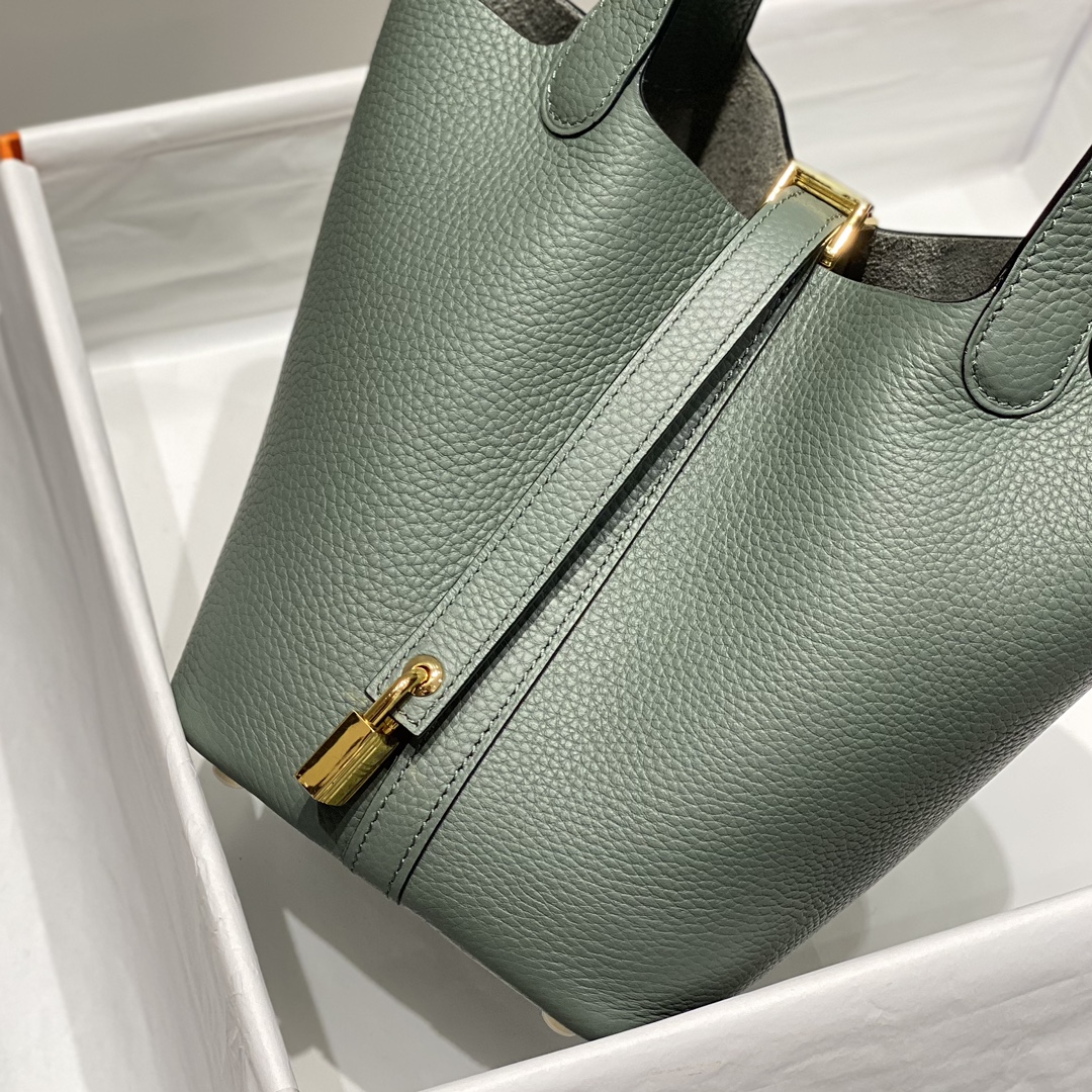 Hermès Picotin Lock 18 Bag - Almond Green, Togo Leather, Gold Hardware 5 i1716526989 2216 3