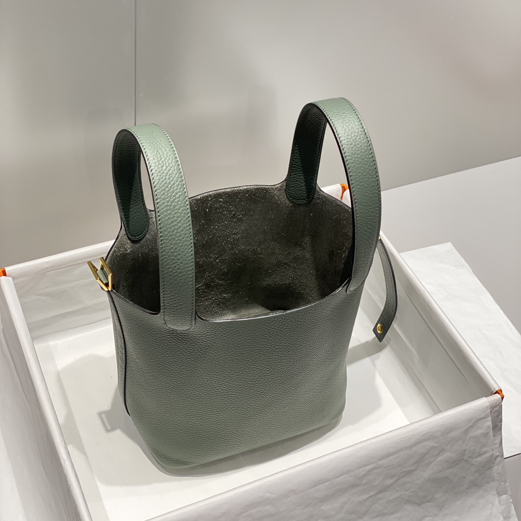 Hermès Picotin Lock 18 Bag - Almond Green, Togo Leather, Gold Hardware 7 i1716526989 3781 7