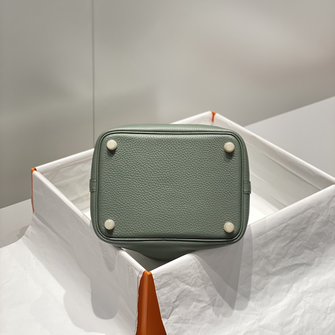 Hermès Picotin Lock 18 Bag - Almond Green, Togo Leather, Gold Hardware 4 i1716526989 8713 6