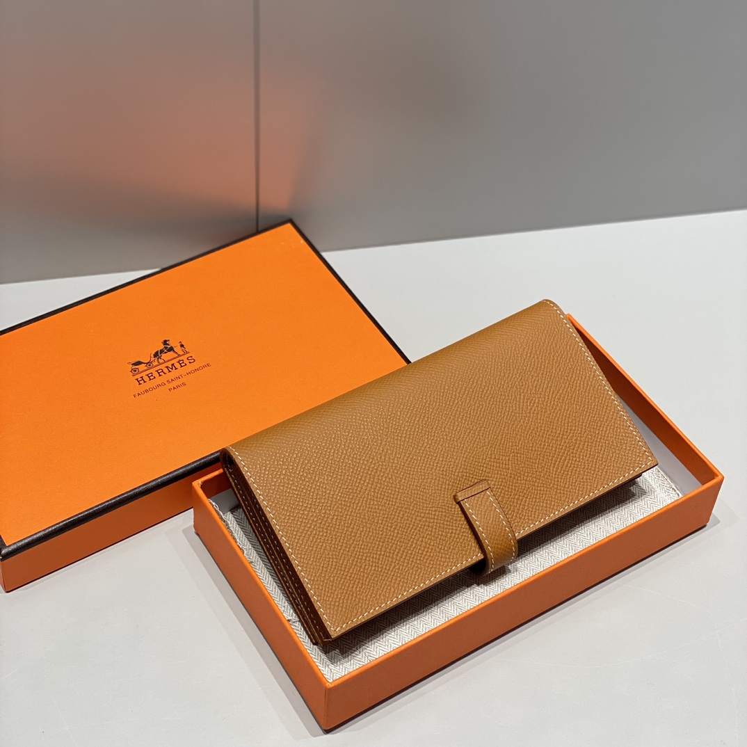 Hermès Suit Buckle Epsom Leather Long Wallet with H-Buckle Closure 3 i1725714236 3076 0