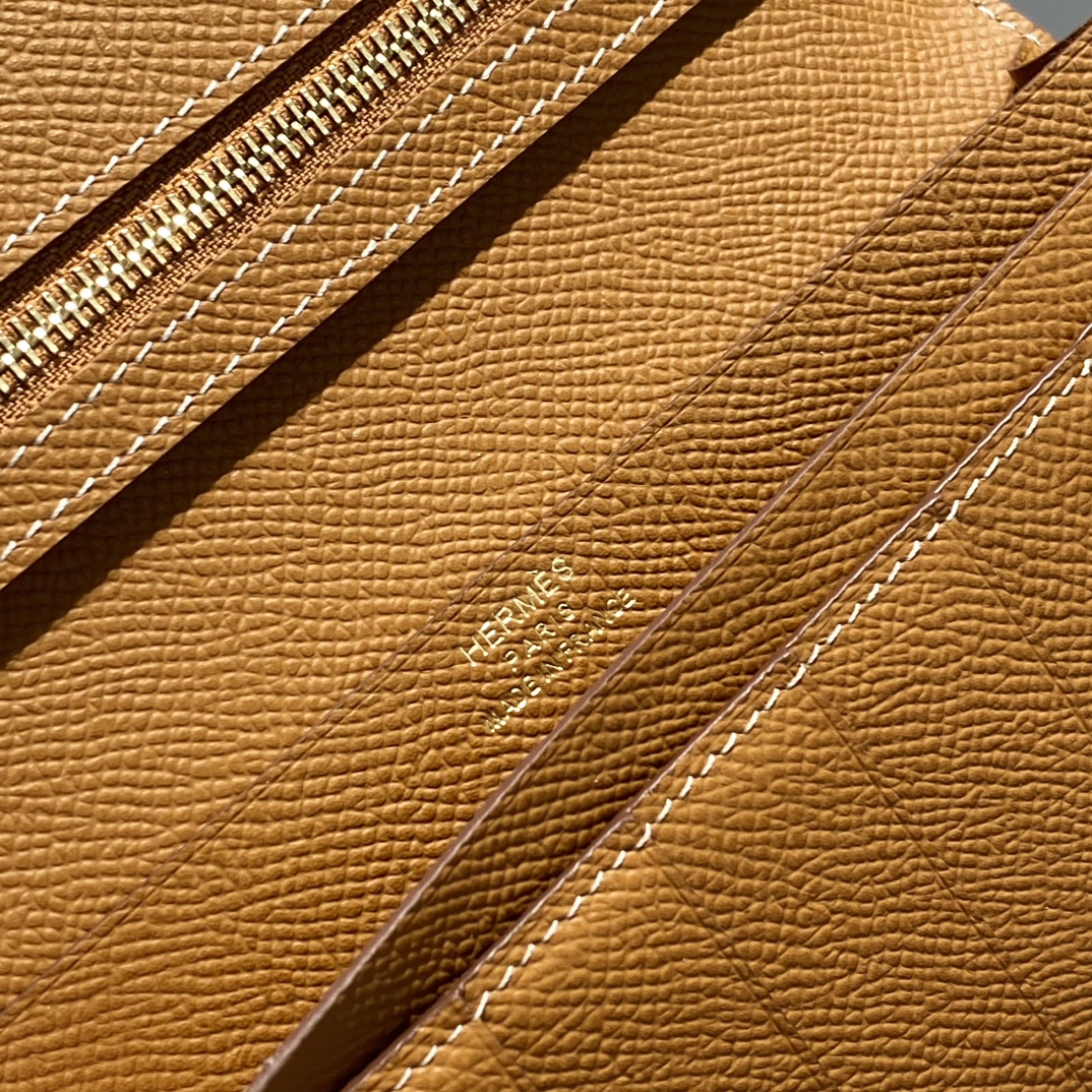 Hermès Suit Buckle Epsom Leather Long Wallet with H-Buckle Closure 9 i1725714236 8132 0