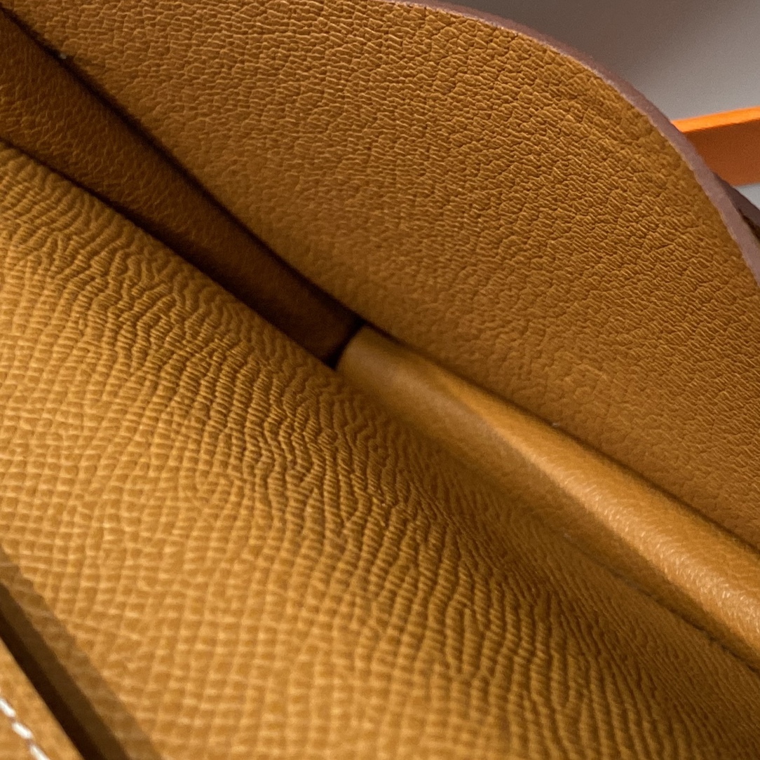Hermès Suit Buckle Epsom Leather Long Wallet with H-Buckle Closure 10 i1725714236 9494 0