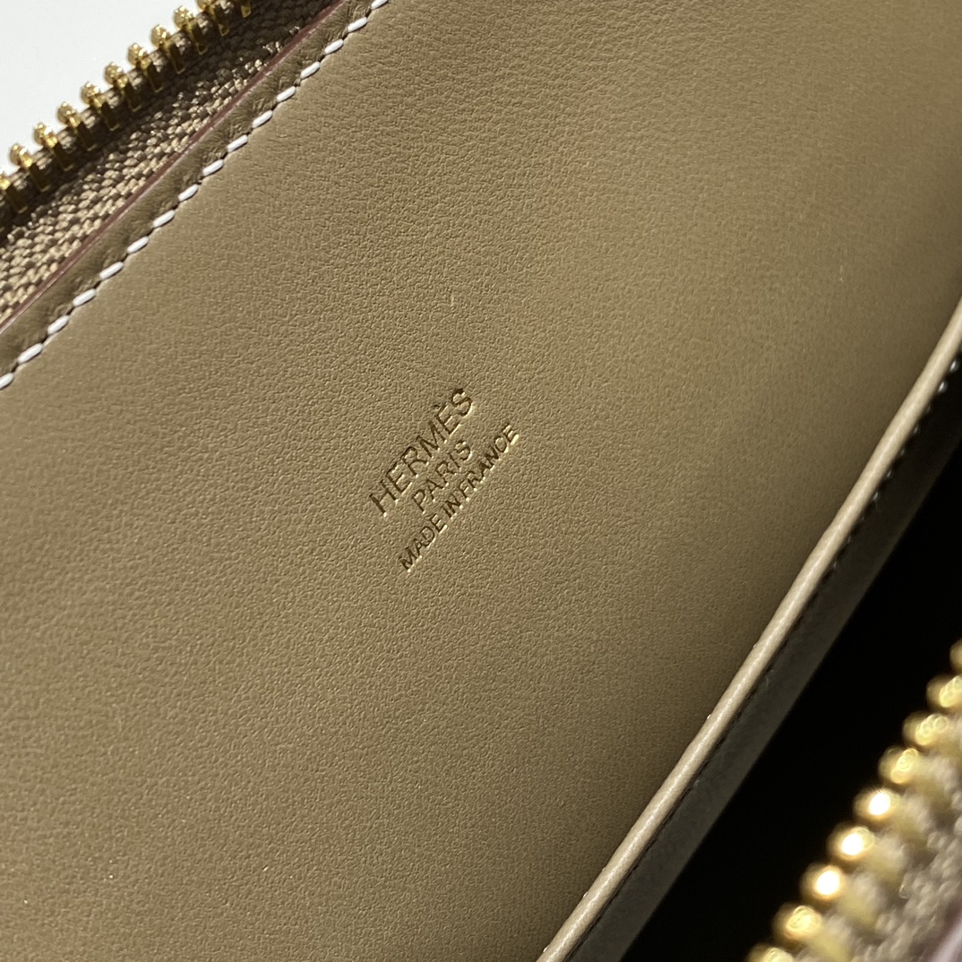 Hermès Bolide 25 Handbag: Epsom Leather, Gold Hardware, Elephant Gray 8 i1731851834 1488 0