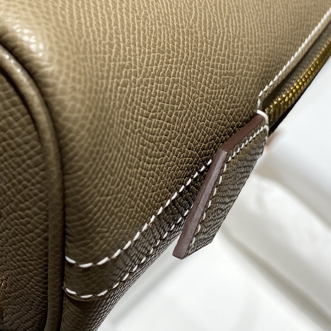 Hermès Bolide 25 Handbag: Epsom Leather, Gold Hardware, Elephant Gray 7 i1731851834 3542 0