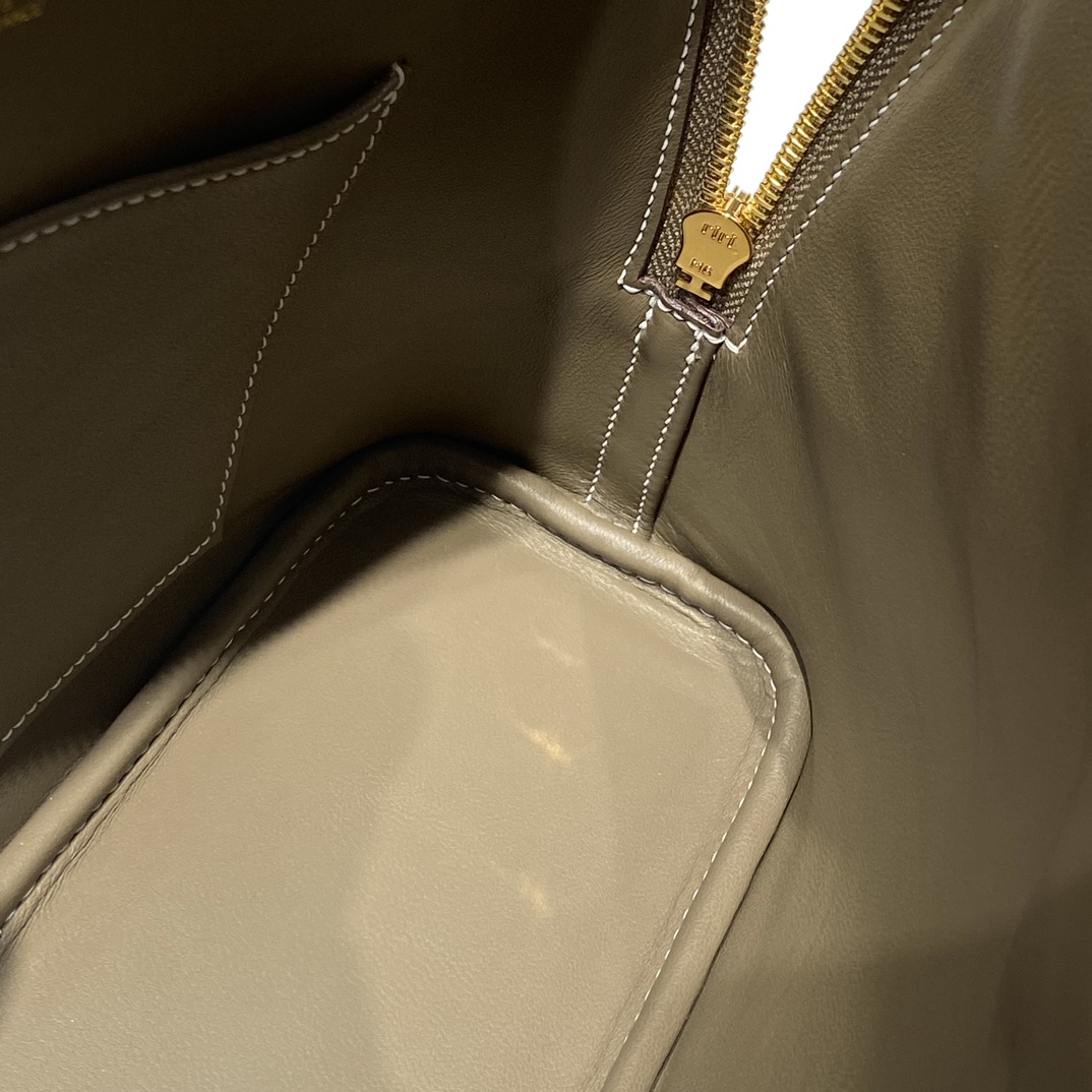 Hermès Bolide 25 Handbag: Epsom Leather, Gold Hardware, Elephant Gray 9 i1731851834 5372 0