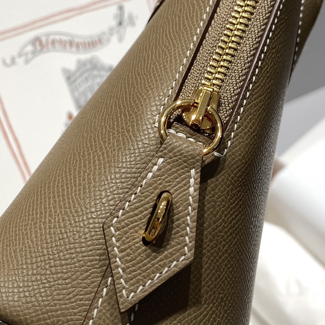 Hermès Bolide 25 Handbag: Epsom Leather, Gold Hardware, Elephant Gray 6 i1731851834 6506 0