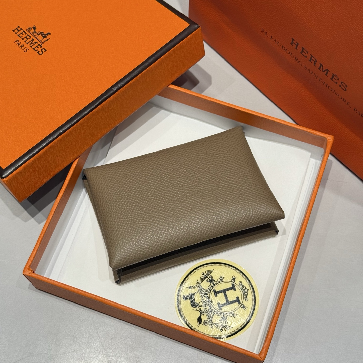 Hermès Calvi Duo Card Holder Epsom Leather - Compact and Elegant 1 i1745571027670 6490 0 6