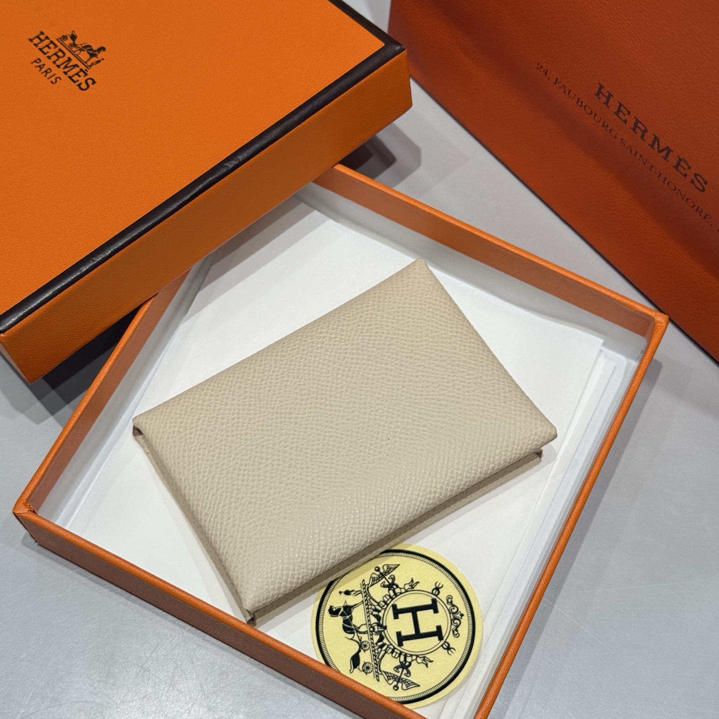 Hermès Calvi Duo Card Holder Epsom Leather - Compact & Stylish 2 i1745571027715 2682 0 0