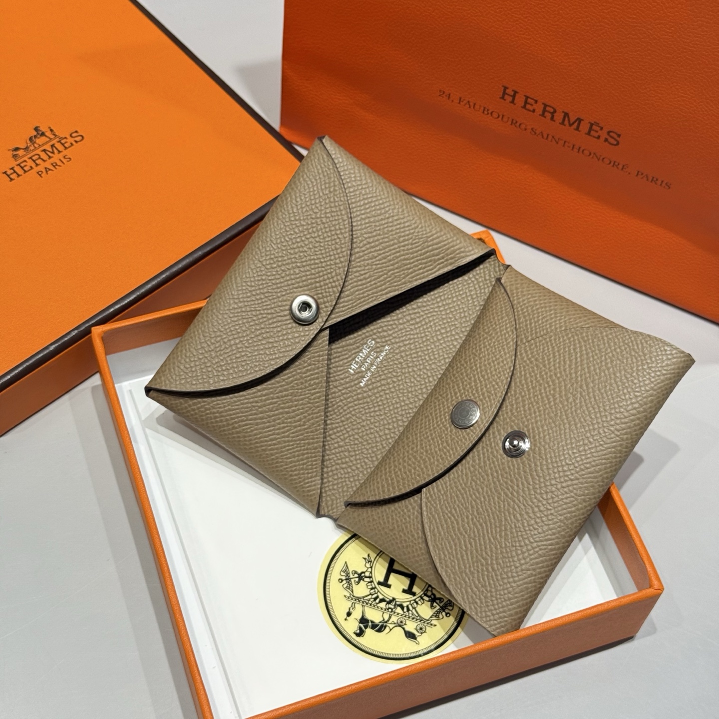 Hermès Calvi Duo Card Holder Epsom Leather - Compact and Elegant 2 i1745660259292 7934 0 1