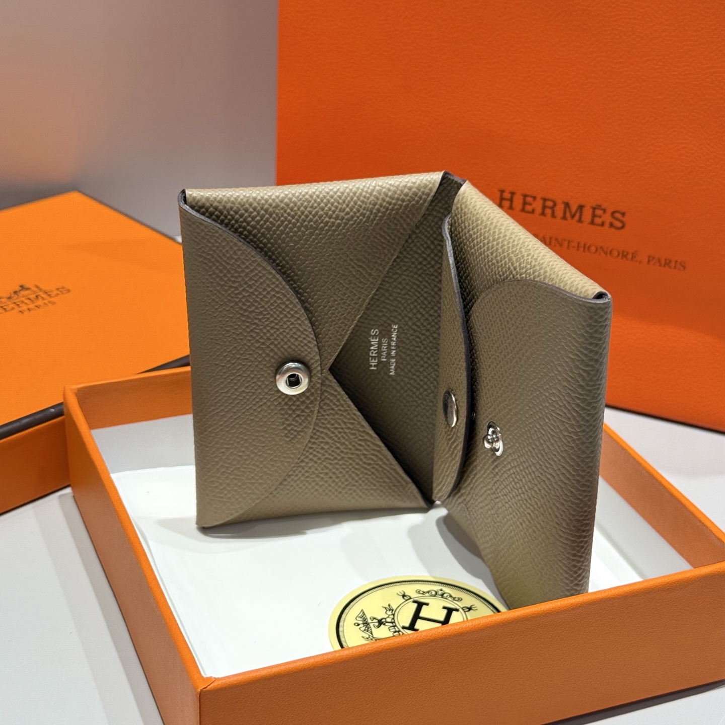 Hermès Calvi Duo Card Holder Epsom Leather - Compact and Elegant 3 i1745660259360 6978 0 2