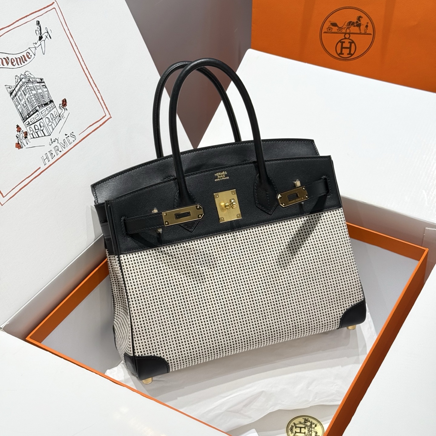 NO:879420,-French retro color black gold/waffle panda black and white first layer of cowhide_all steel hardware_semi-handmade exclusive high cost-effective quality imported canvas fabric synchronized cabinet productionEverything is a surprise when you get it_What you see is what you get quality [actual photos]_ Size 30cm, Hermes, hermes, cowhide, Hermes,19860909-法式复古 颜色黑金/华夫格熊猫黑白色 头层 牛皮_ 全钢五金 _ 半手工打造 独家高性价比品质 进口帆布面料 同步柜柜出品 到手无一不惊喜 _所见即所得品质【实物实拍】_ 尺寸30cm,爱马仕,hermes,cowhide,Hermes,,Bag