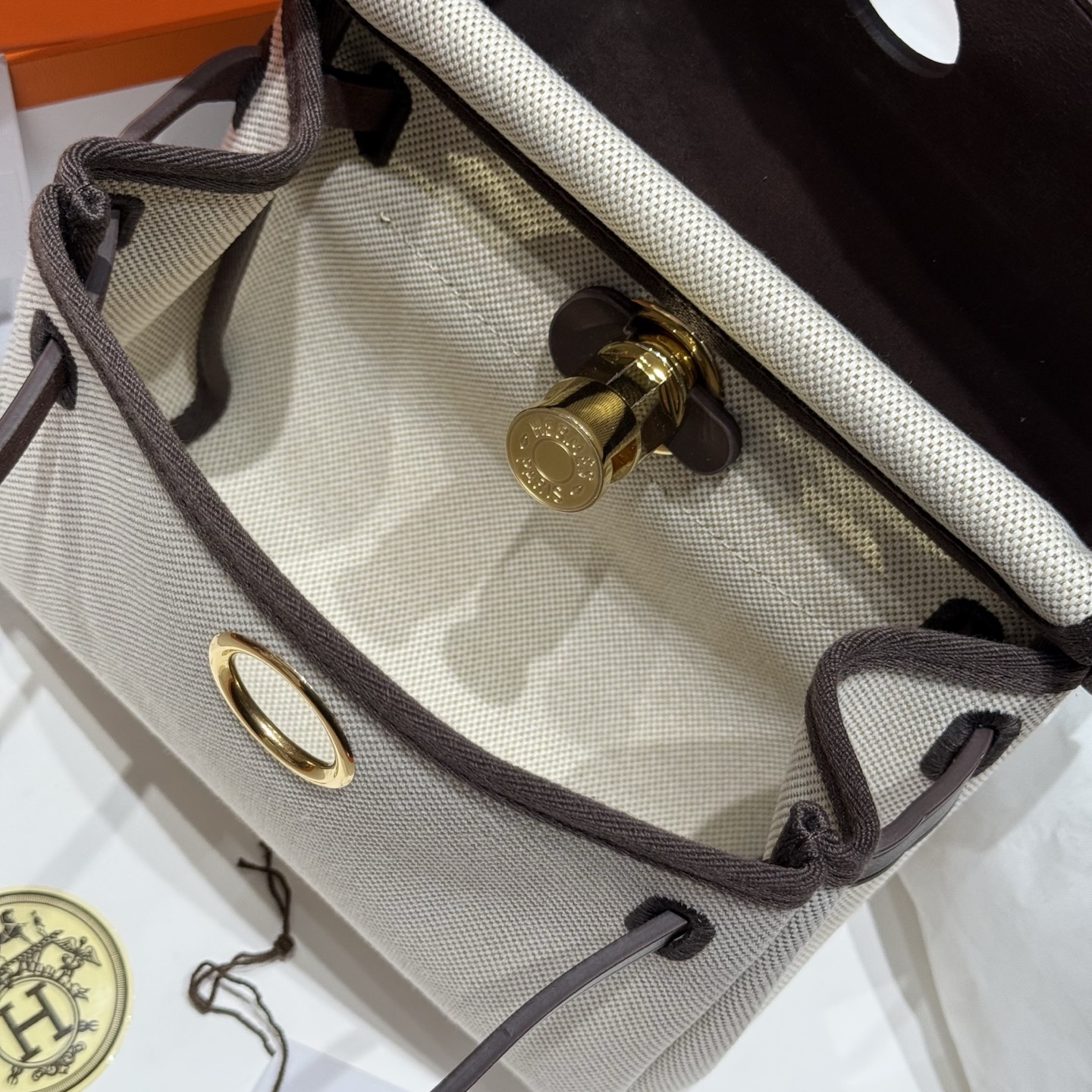 Hermès Mini Herbag 20Cm Handbag - Timeless Elegance in Ebony & Gold 9 i1746796600481 6264 0 8