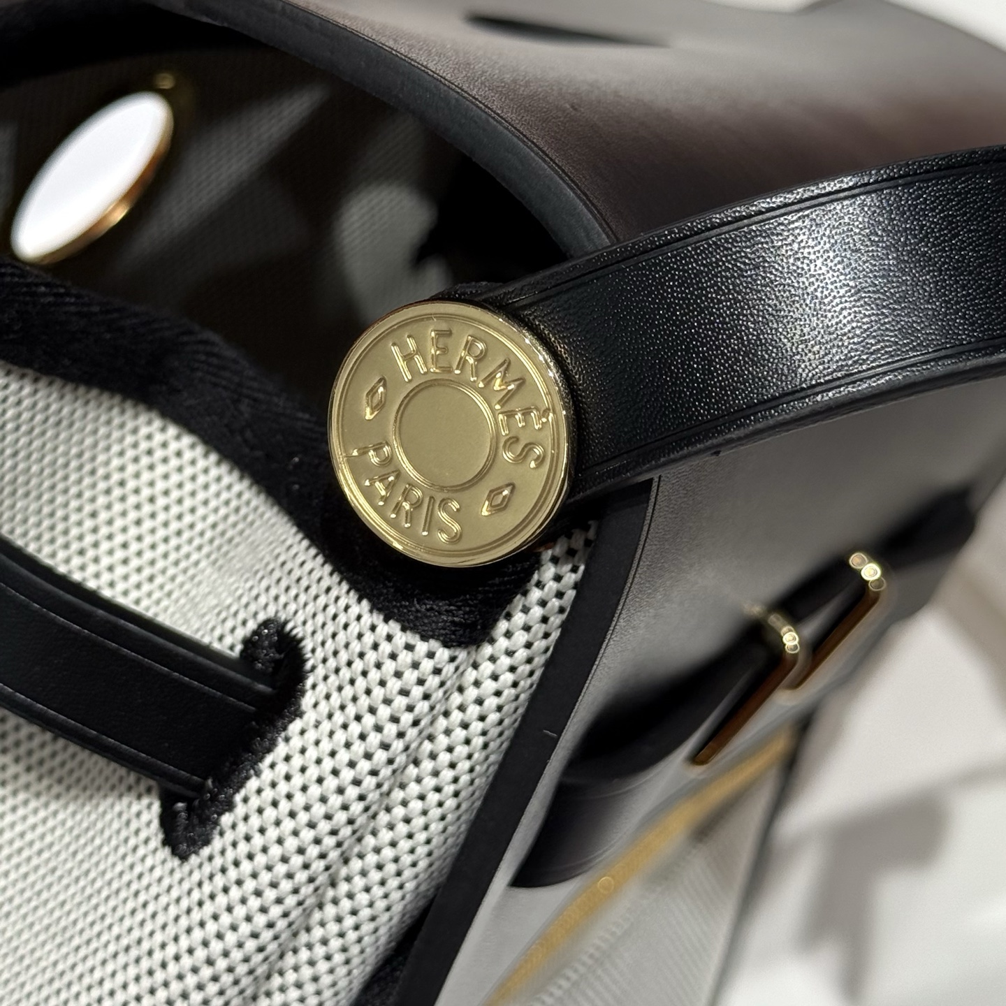 Hermès Mini Herbag 20cm: Chic Panda-Colored Crossbody Bag with Gold Hardware 7 i1747138915687 4491 0 5