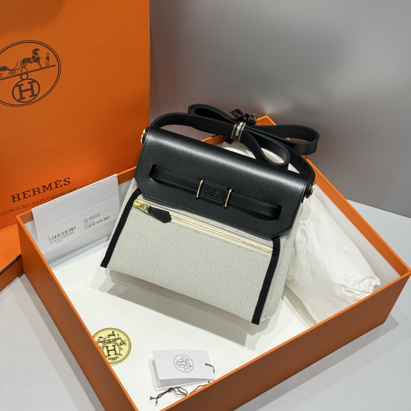 Hermès Mini Herbag 20cm: Chic Panda-Colored Crossbody Bag with Gold Hardware 3 i1747138915724 5302 0 1