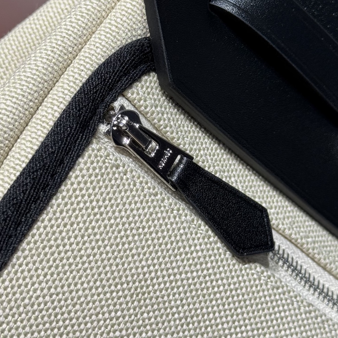 Mini Herbag 20Cm Crossbody Bag, Silver Hardware, Perfect for Daily Use 7 i1747139666849 8529 0 5