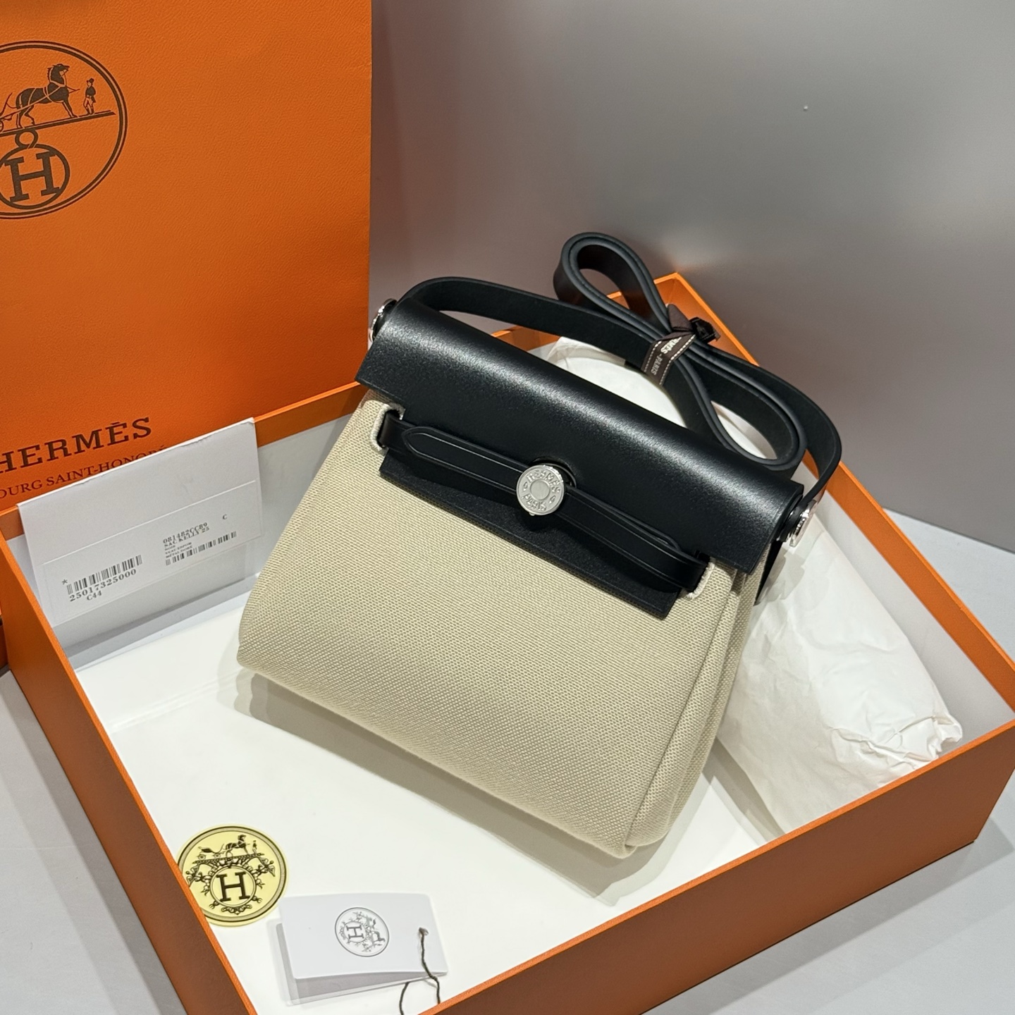 Mini Herbag 20Cm Crossbody Bag, Silver Hardware, Perfect for Daily Use 2 i1747139666875 7333 0 0