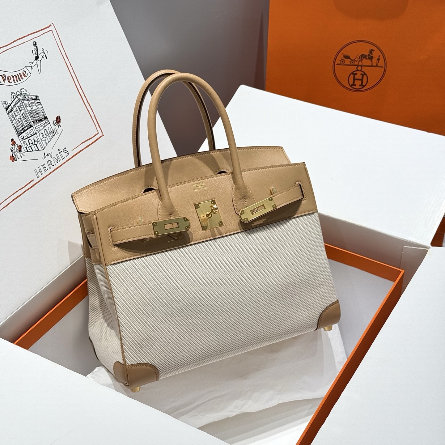 NO:879429,-French retro color milk tea gold buckle/milk white canvas first layer cowhide_all steel hardware_semi-handmade exclusive high cost-effective quality imported canvas fabric synchronized cabinet productionEverything is a surprise when you get it_What you see is what you get quality [actual photos]_ Size 30cm, Hermes, hermes, cowhide, Hermes,19860909-法式复古 颜色奶茶色金扣/奶白帆布 头层 牛皮_ 全钢五金 _ 半手工打造 独家高性价比品质 进口帆布面料 同步柜柜出品 到手无一不惊喜 _所见即所得品质【实物实拍】_ 尺寸30cm,爱马仕,hermes,cowhide,Hermes,,Bag