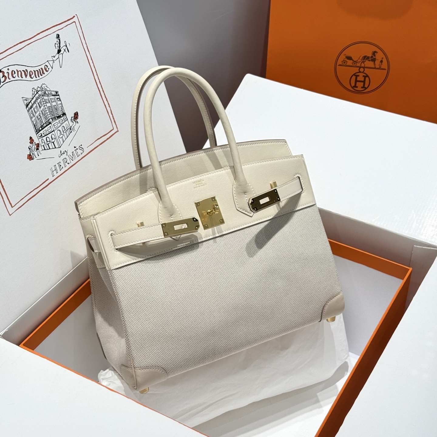 NO:879403,-French retro color milkshake platinum buckle/milk white canvas first layer of cowhide_all steel hardware_semi-handmade exclusive high cost-effective quality imported canvas fabric synchronized cabinet productionEverything is a surprise when you get it_What you see is what you get quality [actual photos]_ Size 30cm, Hermes, hermes, cowhide, Hermes,19860909-法式复古 颜色奶昔白金扣/奶白帆布 头层 牛皮_ 全钢五金 _ 半手工打造 独家高性价比品质 进口帆布面料 同步柜柜出品 到手无一不惊喜 _所见即所得品质【实物实拍】_ 尺寸30cm,爱马仕,hermes,cowhide,Hermes,,Bag