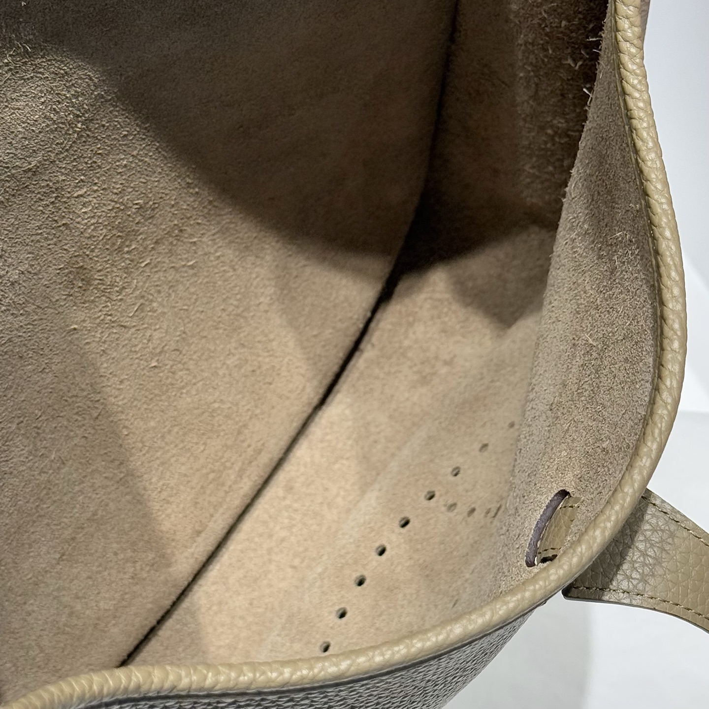 Hermès Evelyne 29 TC Leather Shoulder Bag - Effortless Luxury 10 i1753846072542 7387 0 8