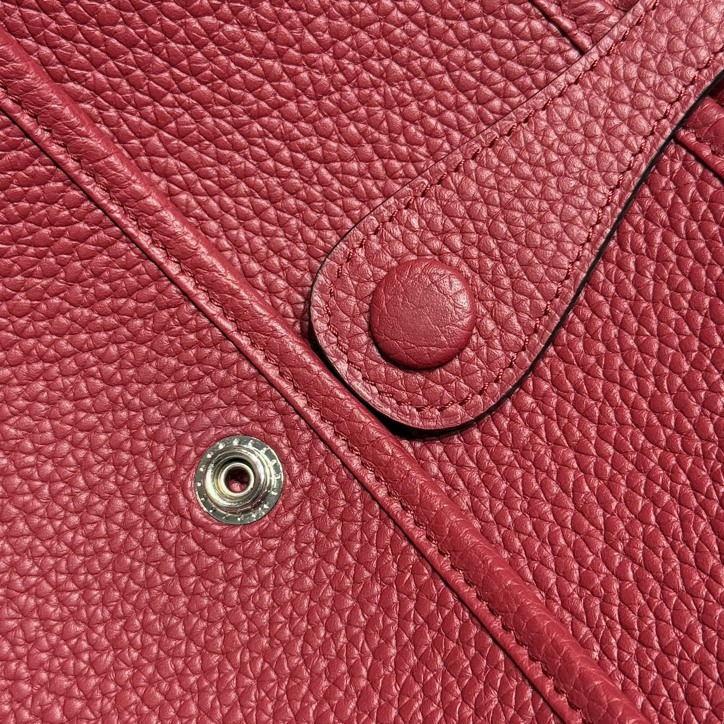 Hermès Evelyne 29 Ruby Red TC Leather Crossbody Bag with Adjustable Strap 6 i1753846091506 4031 0 5