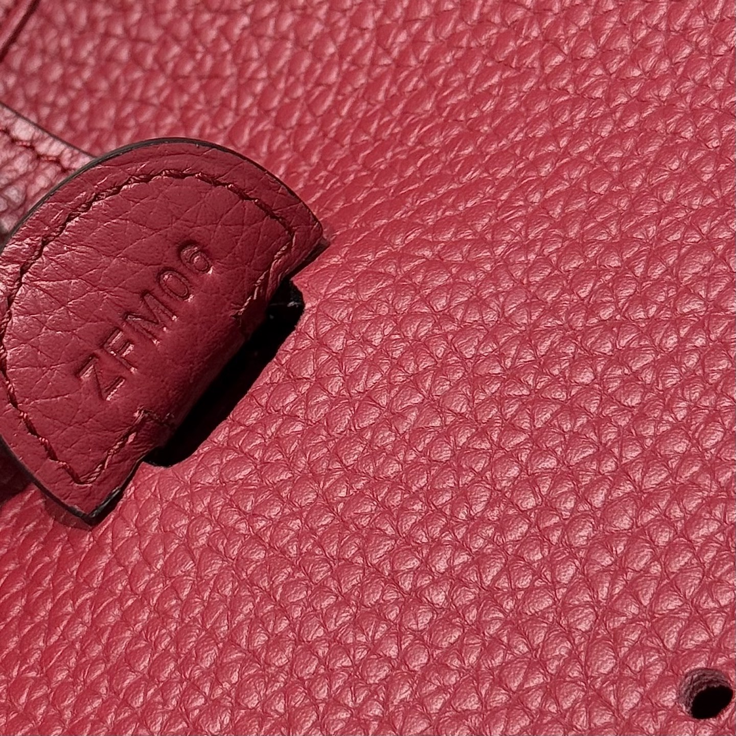 Hermès Evelyne 29 Ruby Red TC Leather Crossbody Bag with Adjustable Strap 4 i1753846091552 2410 0 3