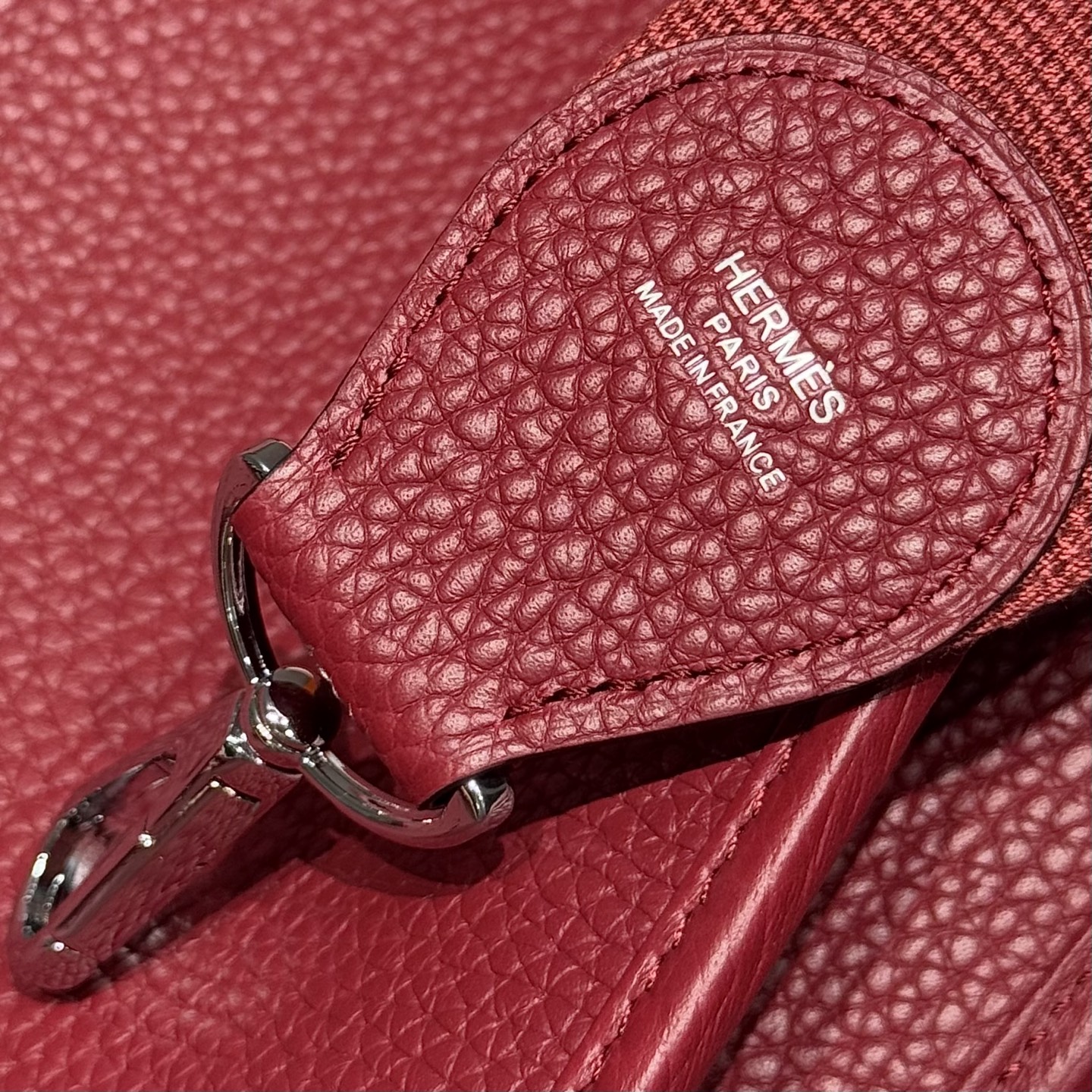 Hermès Evelyne 29 Ruby Red TC Leather Crossbody Bag with Adjustable Strap 5 i1753846092197 694 0 4