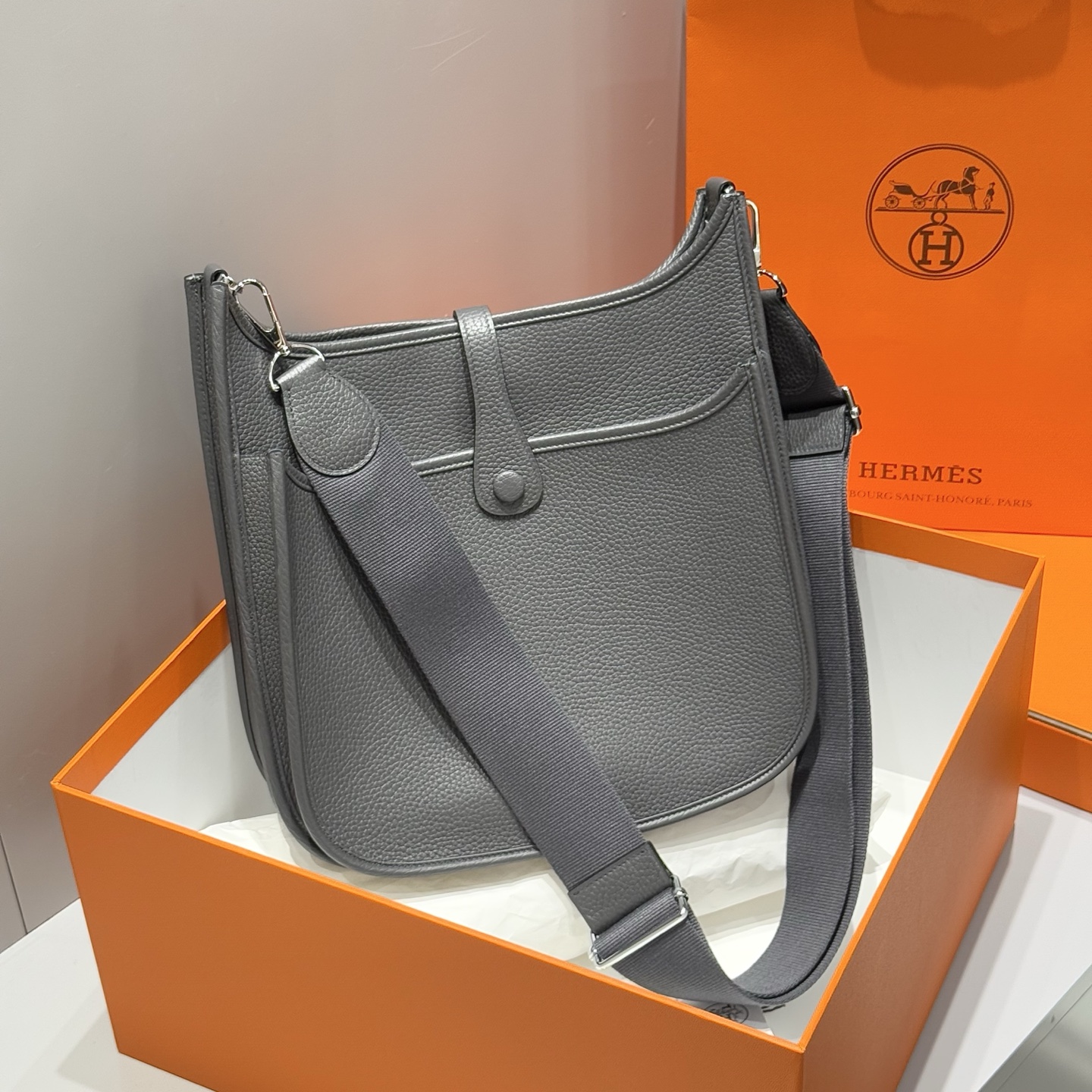 Hermès Evelyne 29 Graphite Gray TC Leather Crossbody Bag, Brand New 2 i1753846100025 5043 0 1
