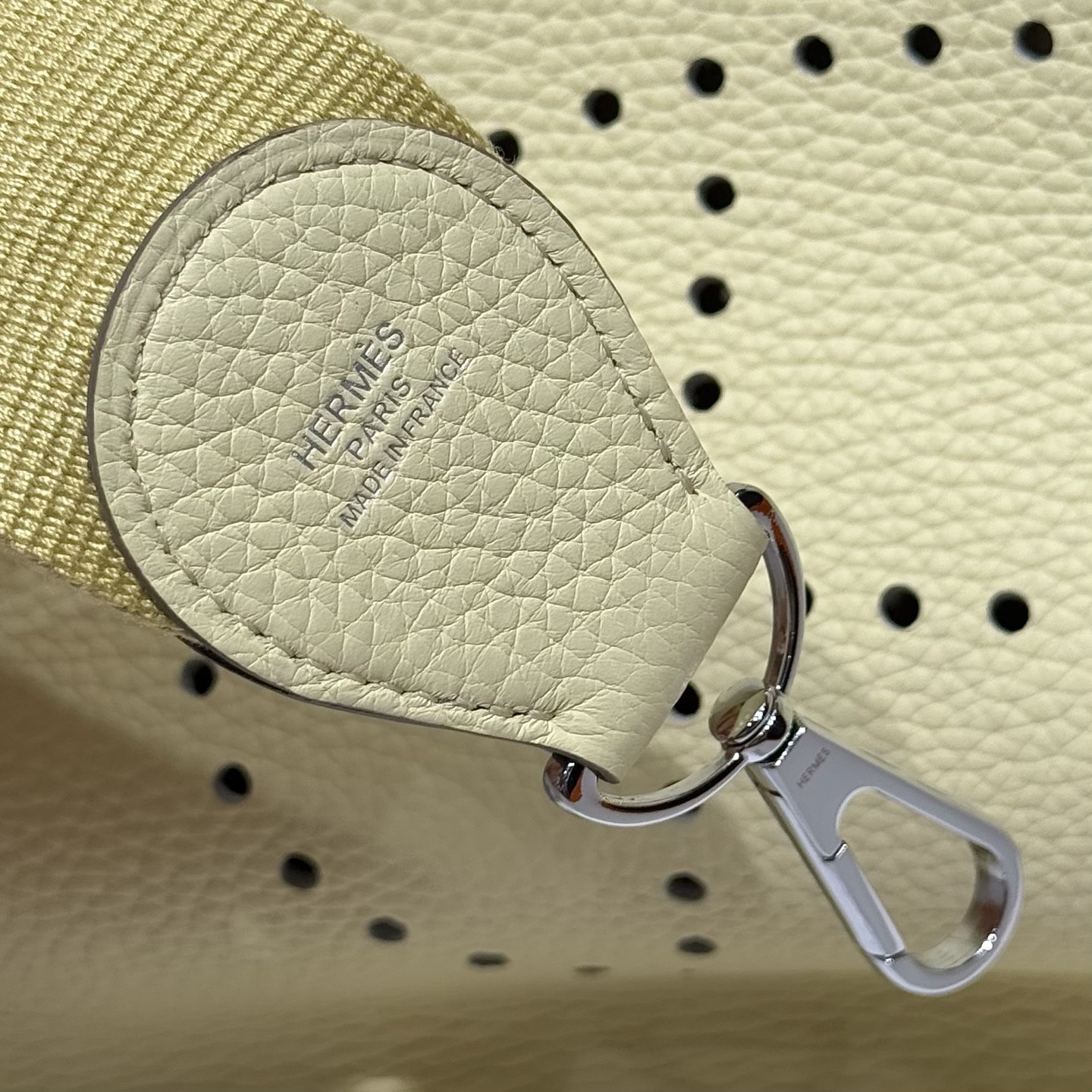 Hermès Evelyne 29 Milton Yellow TC Leather Crossbody Bag 3 i1753846130077 6928 0 2