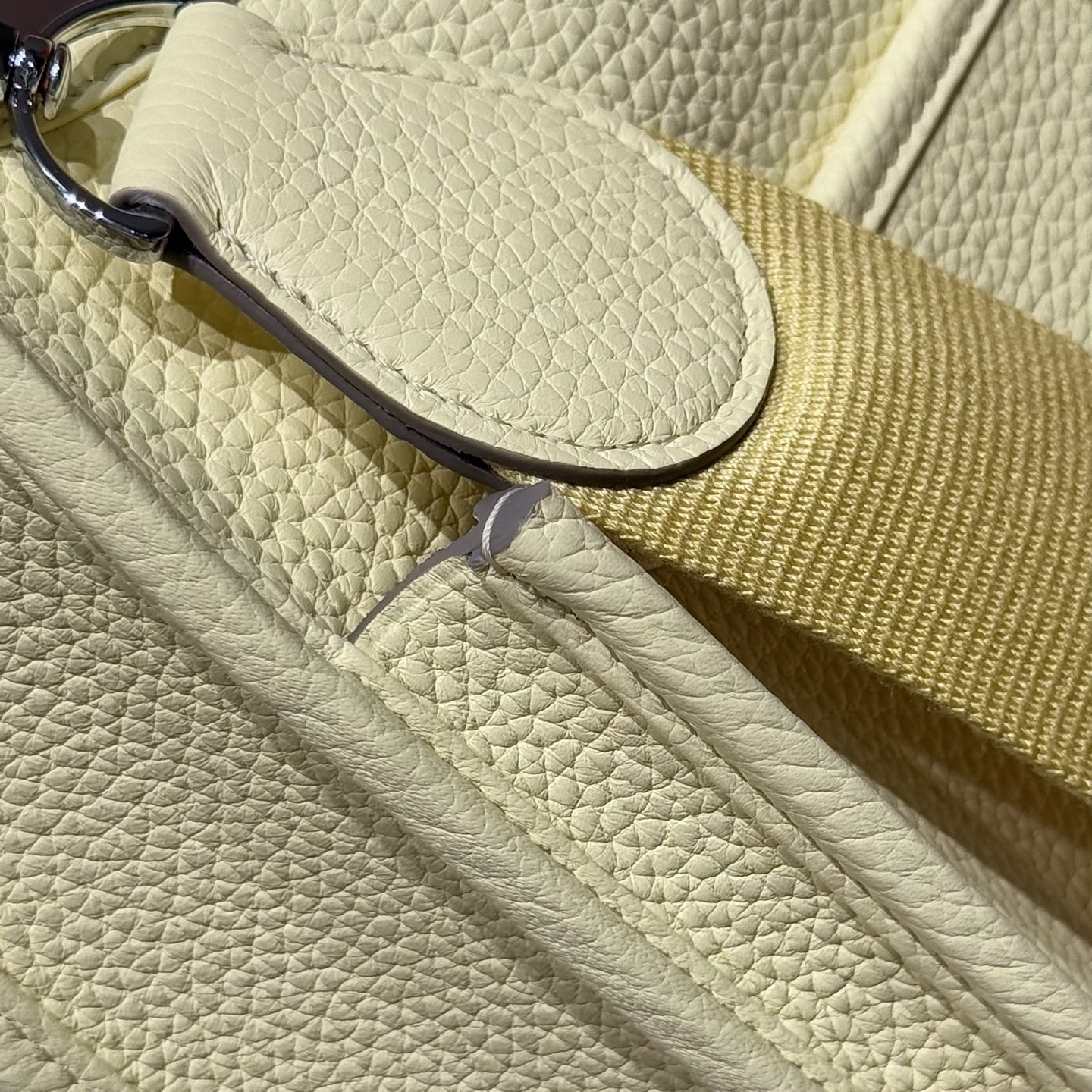 Hermès Evelyne 29 Milton Yellow TC Leather Crossbody Bag 8 i1753846130636 8280 0 7