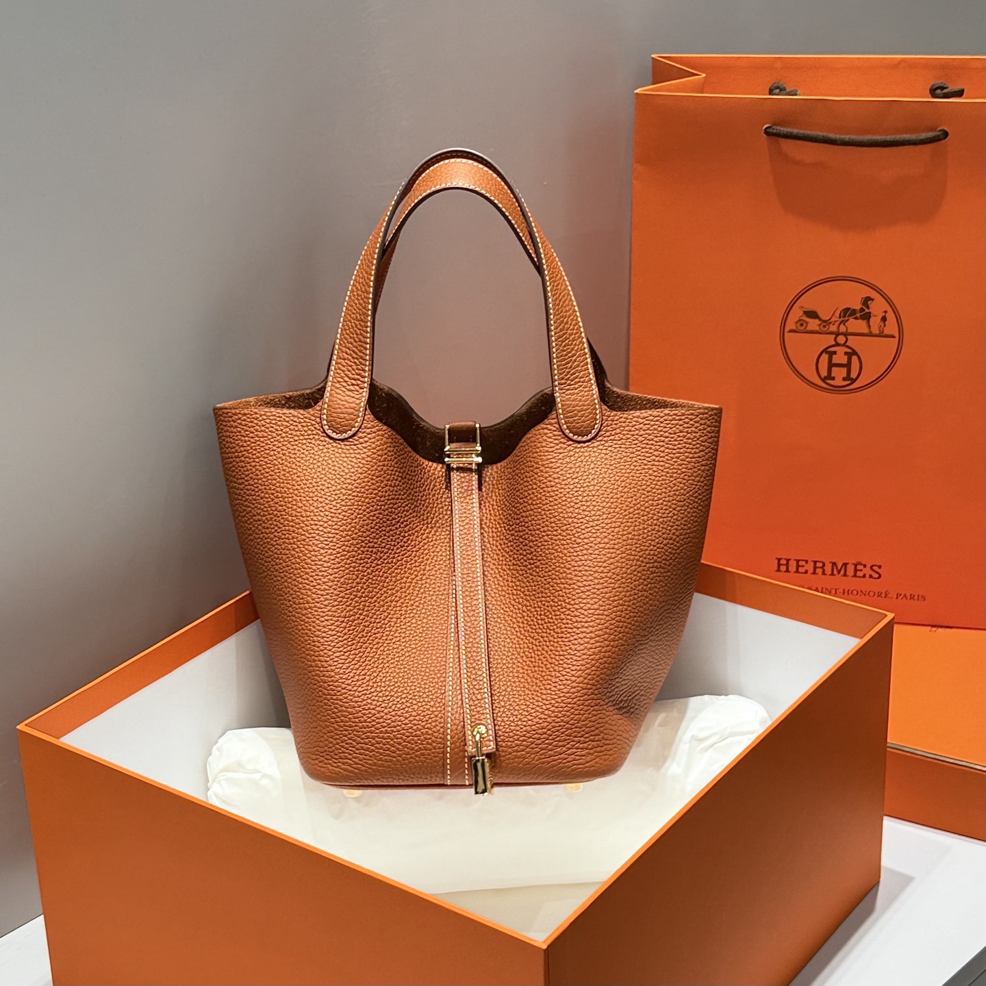NO:879489,Golden brown gold buckle details as shown,Hermes,hermes,Hermes,19860909金棕色 金扣 细节如图,爱马仕,hermes,Hermes,,Bag
