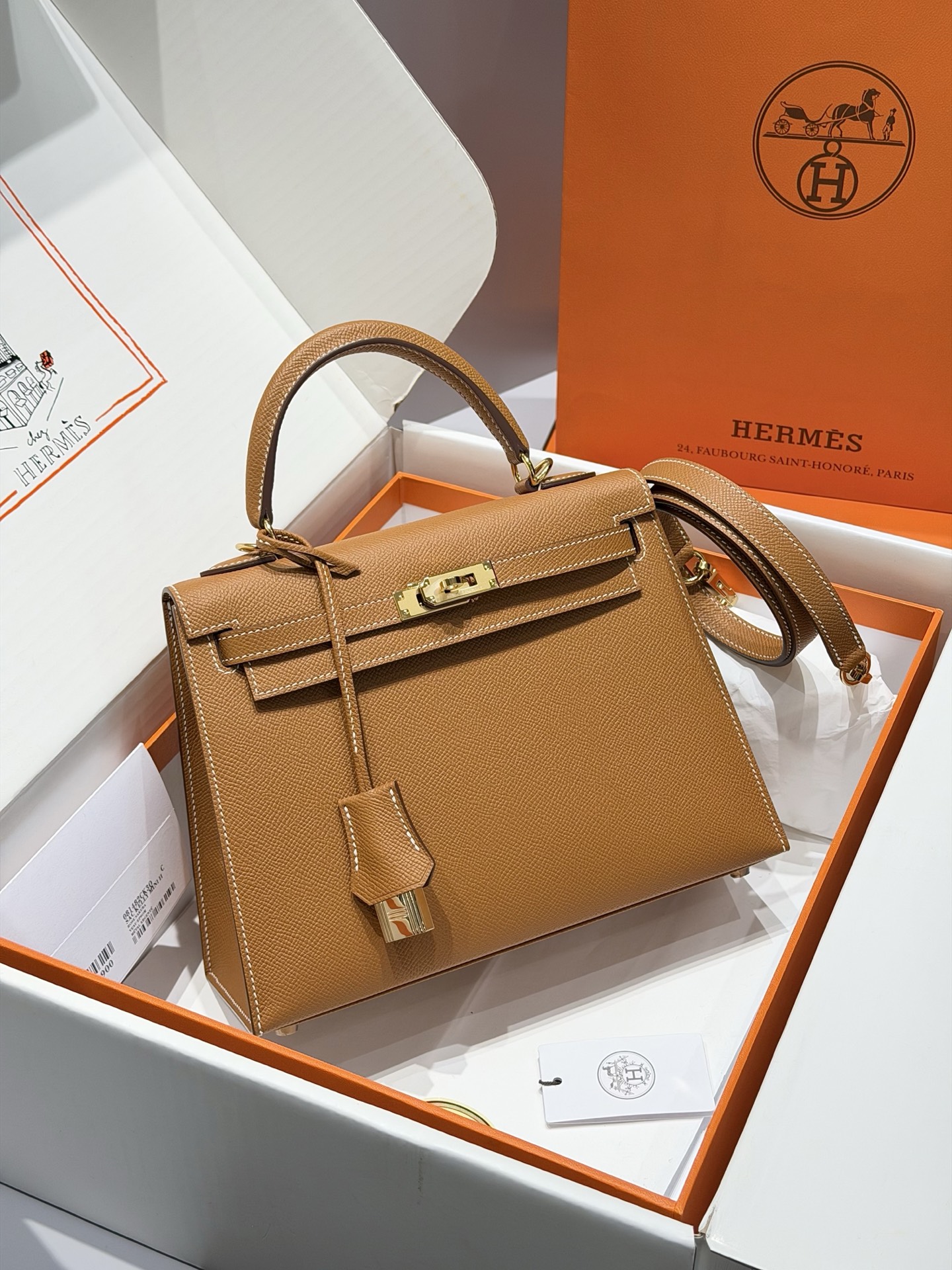 NO:811740,Golden brown gold imported cowhide hand-stitched details display,Hermes,hermes,cowhide,Hermes,19860909金棕色 金  进口牛皮 手工缝制细节展示,爱马仕,hermes,cowhide,Hermes,,Bag