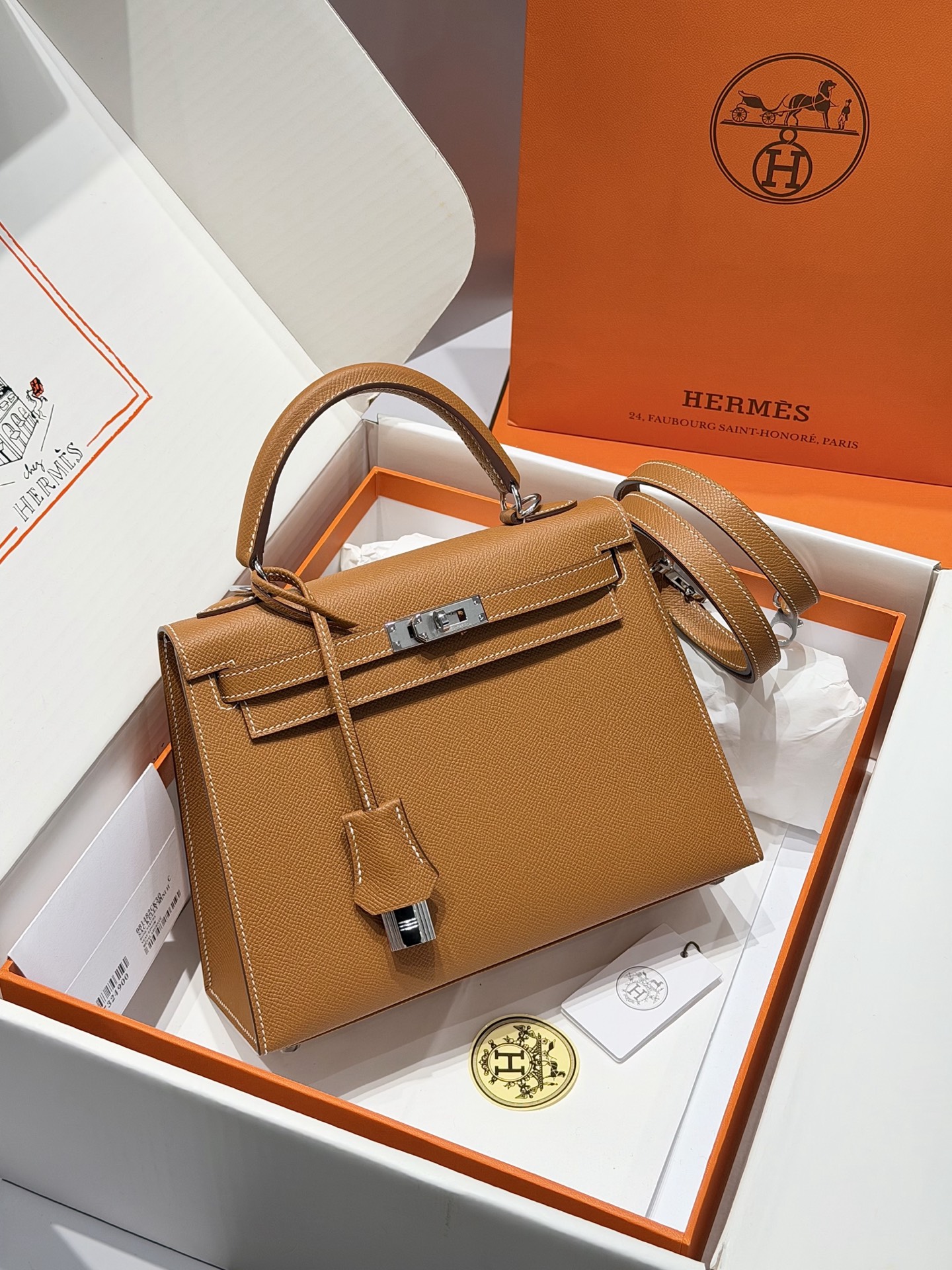 NO:811744,Golden brown silver imported cowhide hand-stitched details display,Hermes,hermes,cowhide,Hermes,19860909金棕色 银  进口牛皮 手工缝制细节展示,爱马仕,hermes,cowhide,Hermes,,Bag