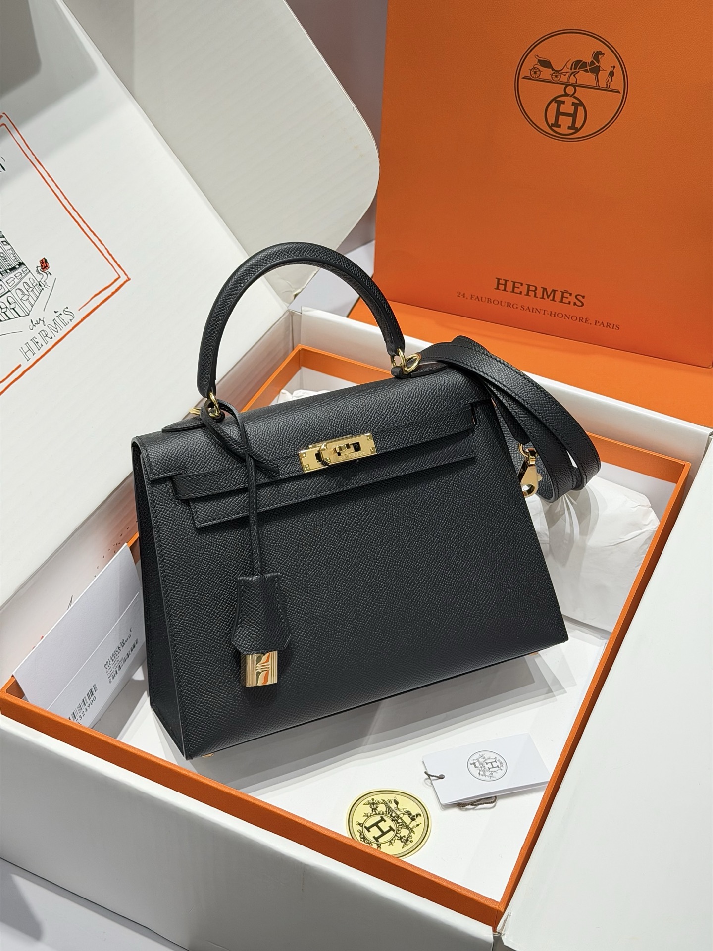 NO:811766,Black gold imported cowhide hand-stitched details display,Hermes,hermes,cowhide,Hermes,19860909黑金  进口牛皮 手工缝制细节展示,爱马仕,hermes,cowhide,Hermes,,Bag