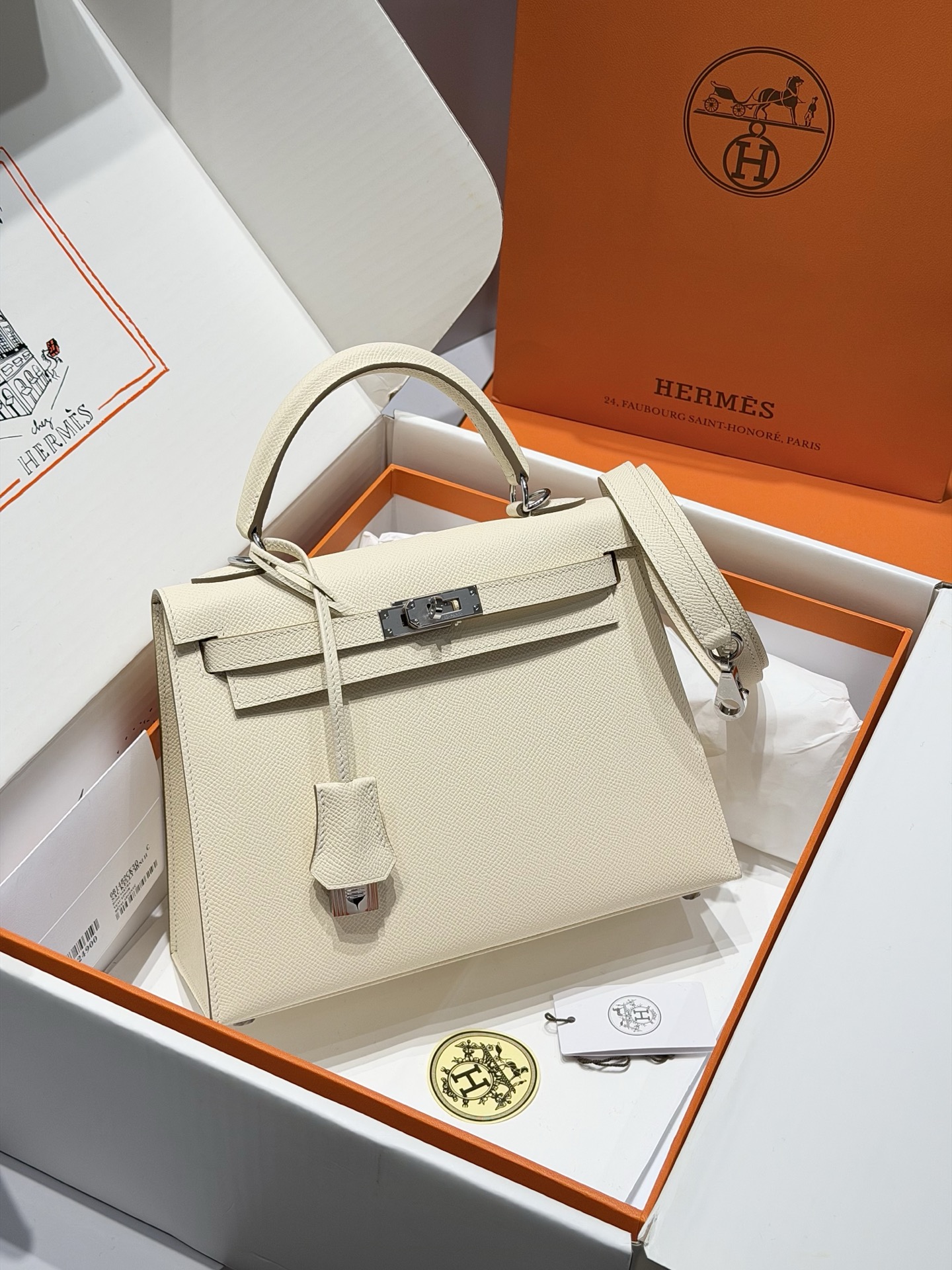 NO:811760,Milkshake white silver imported cowhide hand-stitched details display,Hermes,hermes,cowhide,Hermes,19860909奶昔白 银  进口牛皮 手工缝制细节展示,爱马仕,hermes,cowhide,Hermes,,Bag