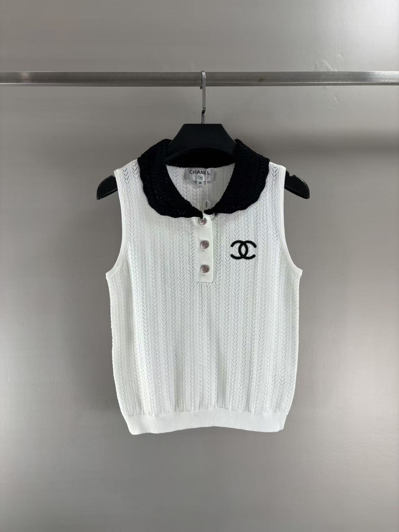 NO:311430,Chan*l 2025 Recommended hot new styles, color-blocking reverse-collar embroidered vest, SML, chanel, alexander wang19860909Chan*l 2025 推荐爆款新款 拼色反领刺绣背心 码数SML,,chanel,alexander wang,Women's clothing