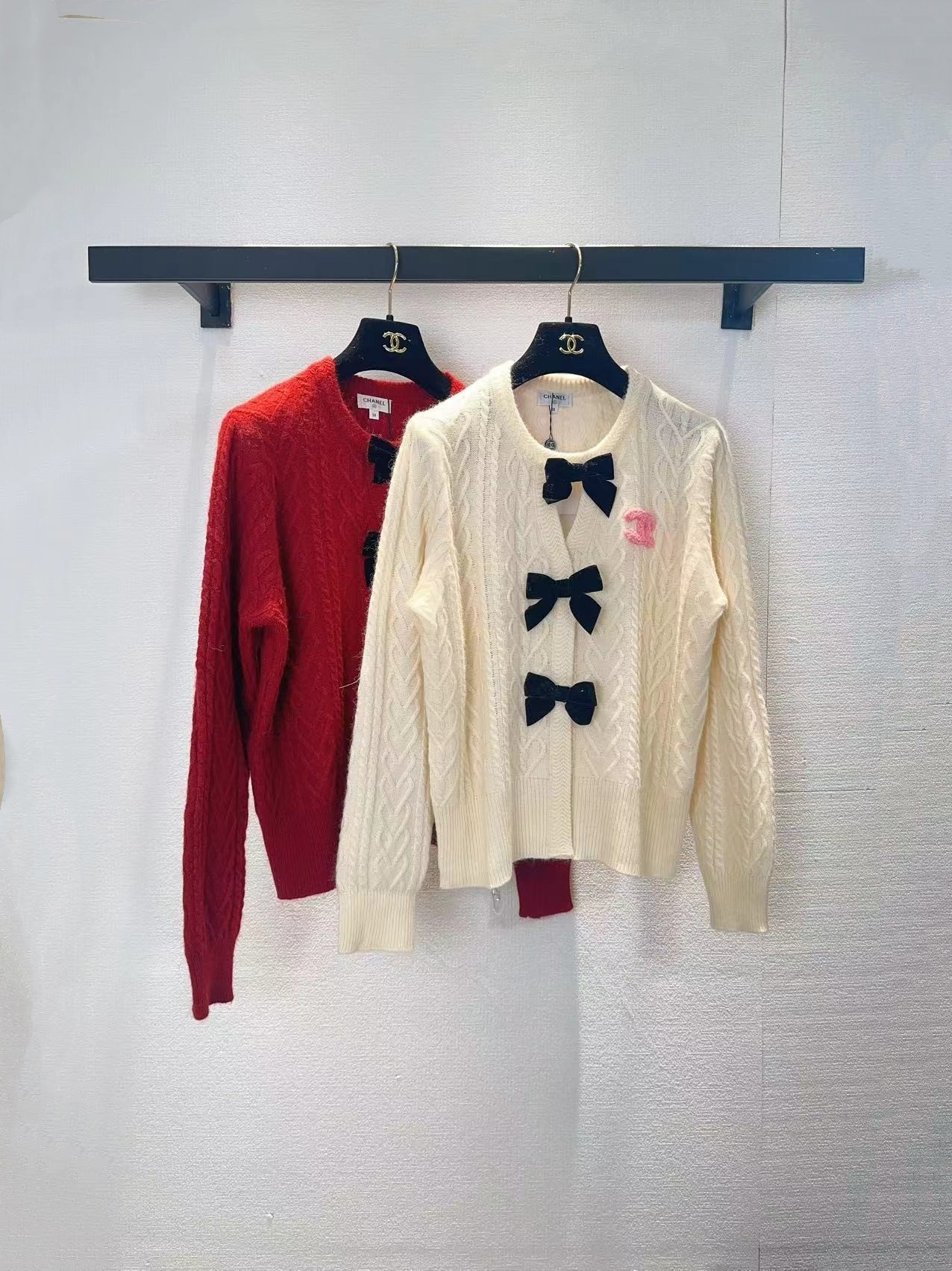 NO:686345,chanel Chanel two-color long sleeves,,chanel,chanel,19860909chanel香奈儿两色长袖,,chanel,chanel,,Women's clothing