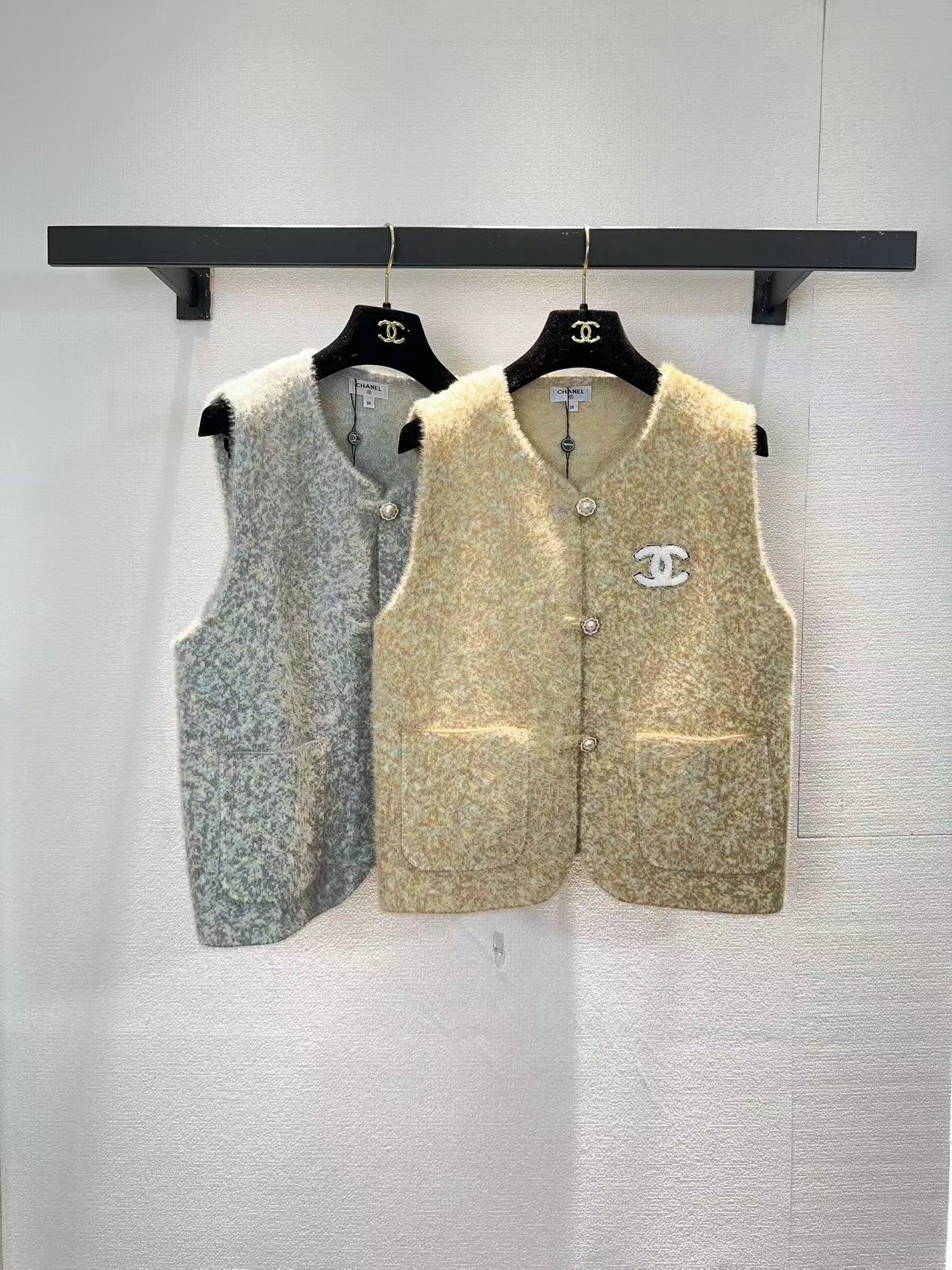 NO:712912,chanel Chanel two-color vest SML,,chanel,chanel,19860909chanel香奈儿两色背心SML,,chanel,chanel,,Women's clothing