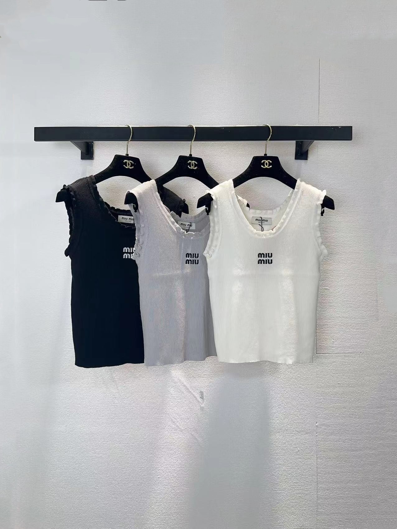 NO:738094,miumiu three-color vest SML,,miumiu,19860909miumiu三色背心SML,,miumiu,,Women's clothing