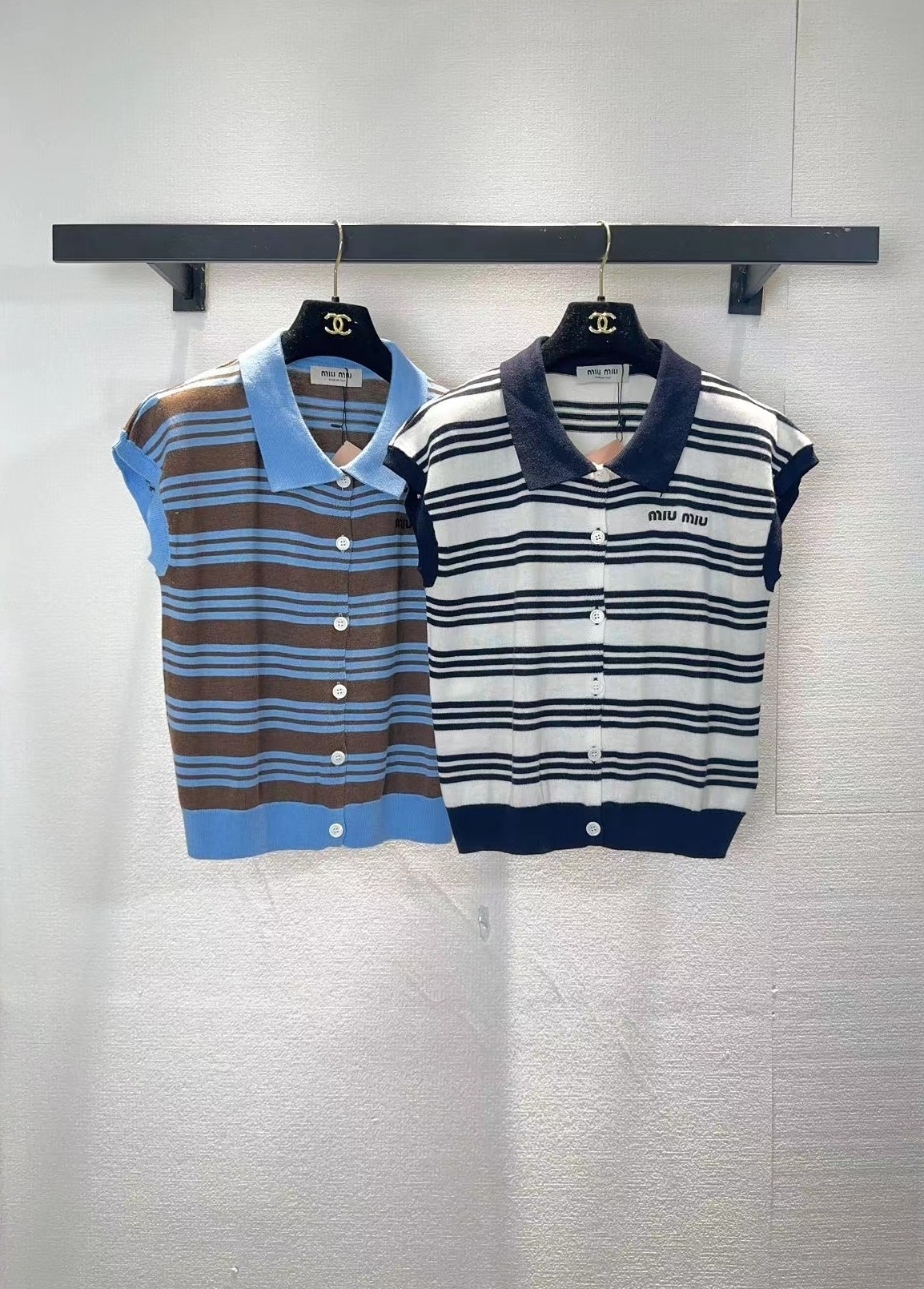 NO:738090,miumiu lapel striped vest SML,,miumiu,19860909miumiu翻领条纹背心SML,,miumiu,,Women's clothing