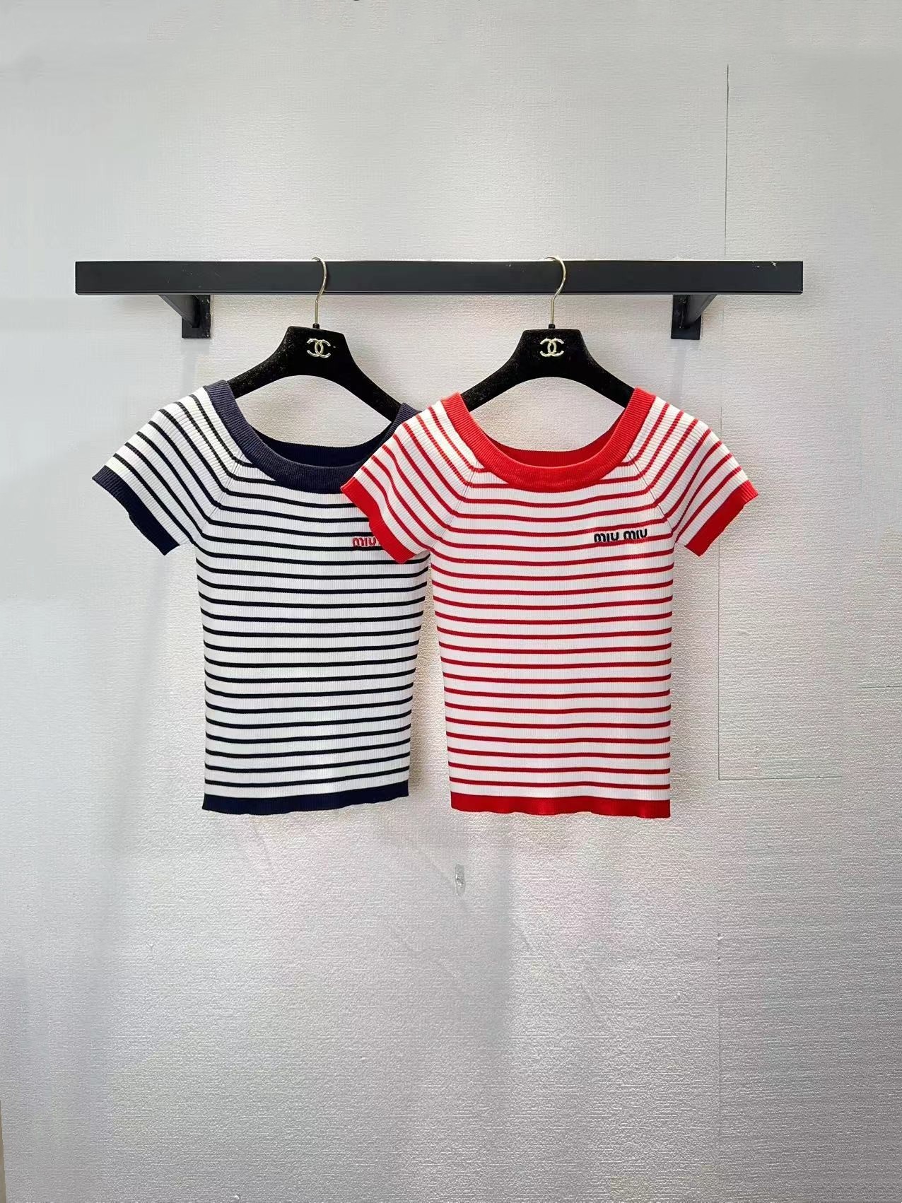 NO:749426,miumiu two-color striped short-sleeved,,miumiu,T-shirt,19860909miumiu两色条纹短袖,,miumiu,T-shirt,,Women's clothing