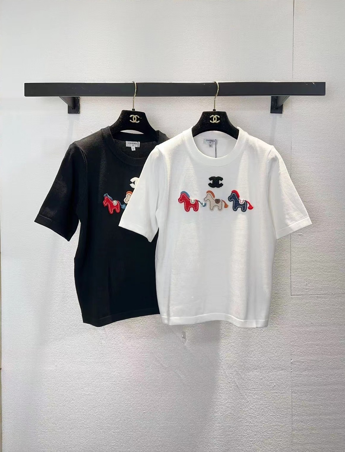 NO:749402,chanel Chanel two-color short-sleeved SML,,chanel,chanel,T-shirt,19860909chanel香奈儿两色短袖SML,,chanel,chanel,T-shirt,,Women's clothing