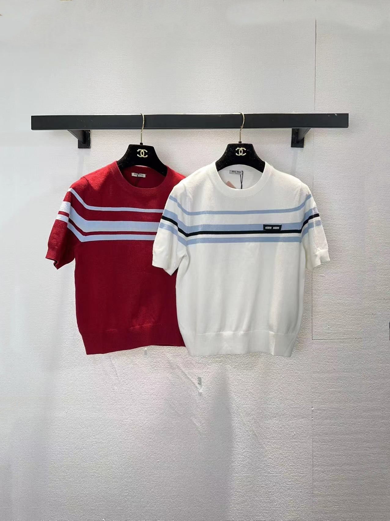 NO:749411,miumiu two-color short-sleeved SML,,miumiu,T-shirt,19860909miumiu两色短袖SML,,miumiu,T-shirt,,Women's clothing