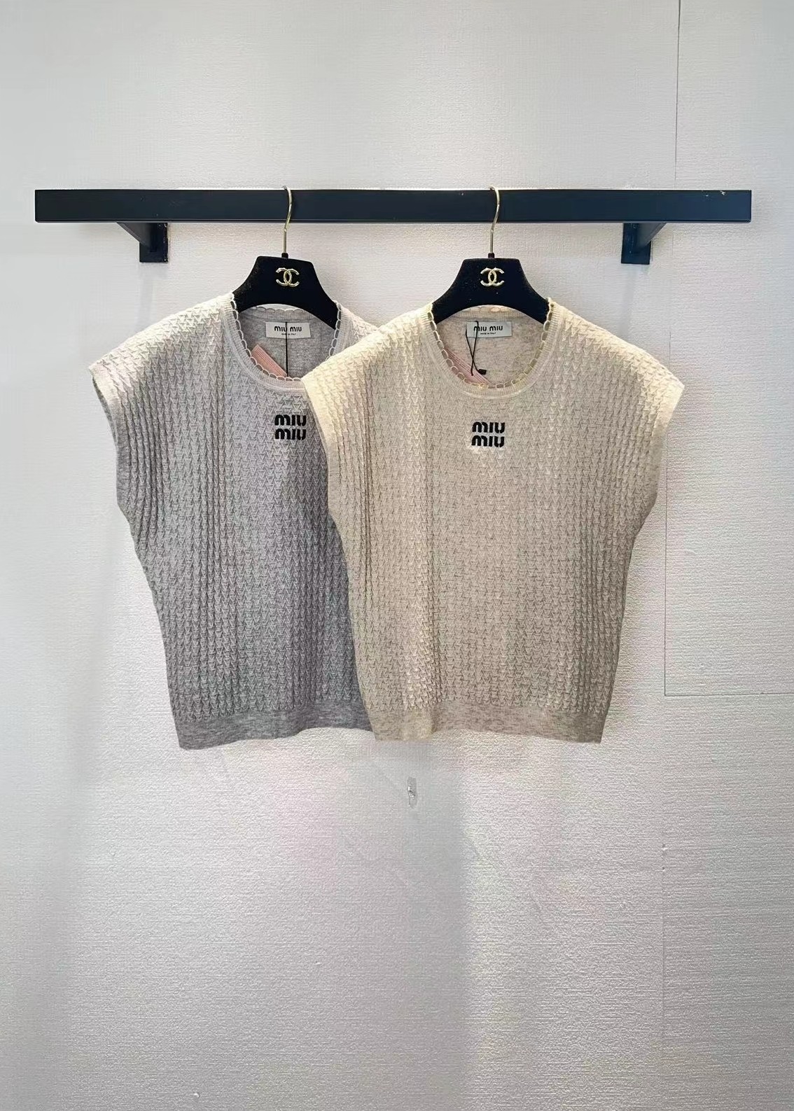 NO:750359,miumiu two-color vest,,miumiu,19860909miumiu两色背心,,miumiu,,Women's clothing